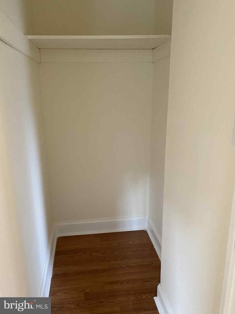 2900 KINGS CHAPEL RD #1, FALLS CHURCH, Virginia 22042, 3 Bedrooms Bedrooms, ,2 BathroomsBathrooms,Residential,For sale,2900 KINGS CHAPEL RD #1,VAFX2253266 MLS # VAFX2253266