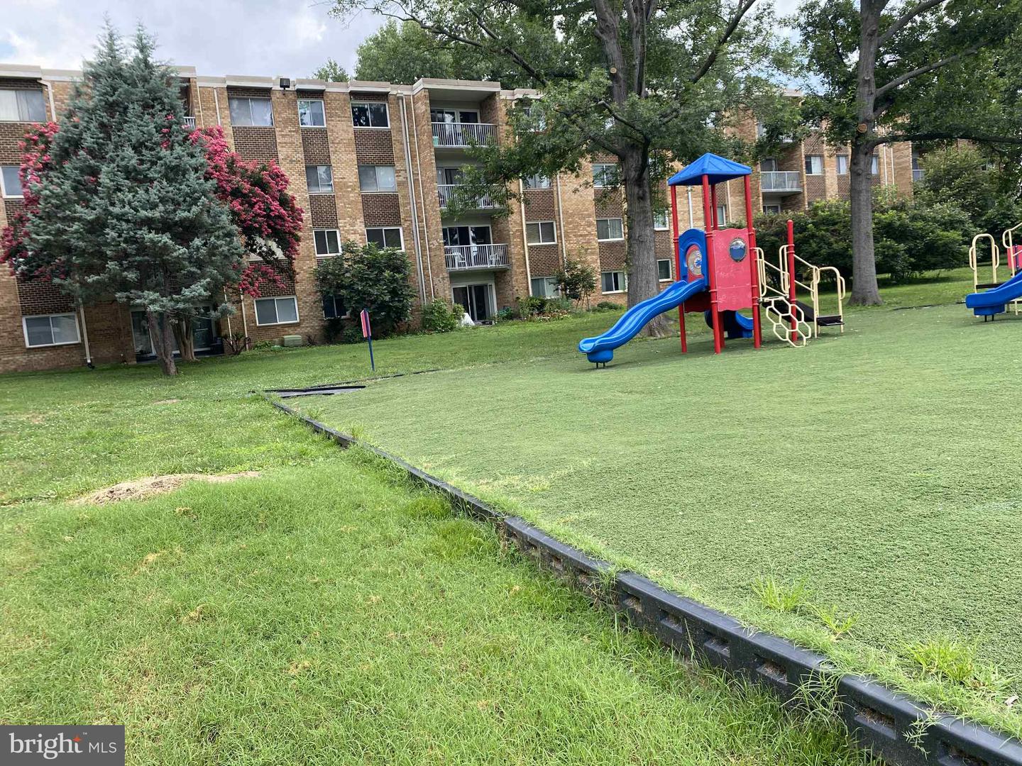 2900 KINGS CHAPEL RD #1, FALLS CHURCH, Virginia 22042, 3 Bedrooms Bedrooms, ,2 BathroomsBathrooms,Residential,For sale,2900 KINGS CHAPEL RD #1,VAFX2253266 MLS # VAFX2253266