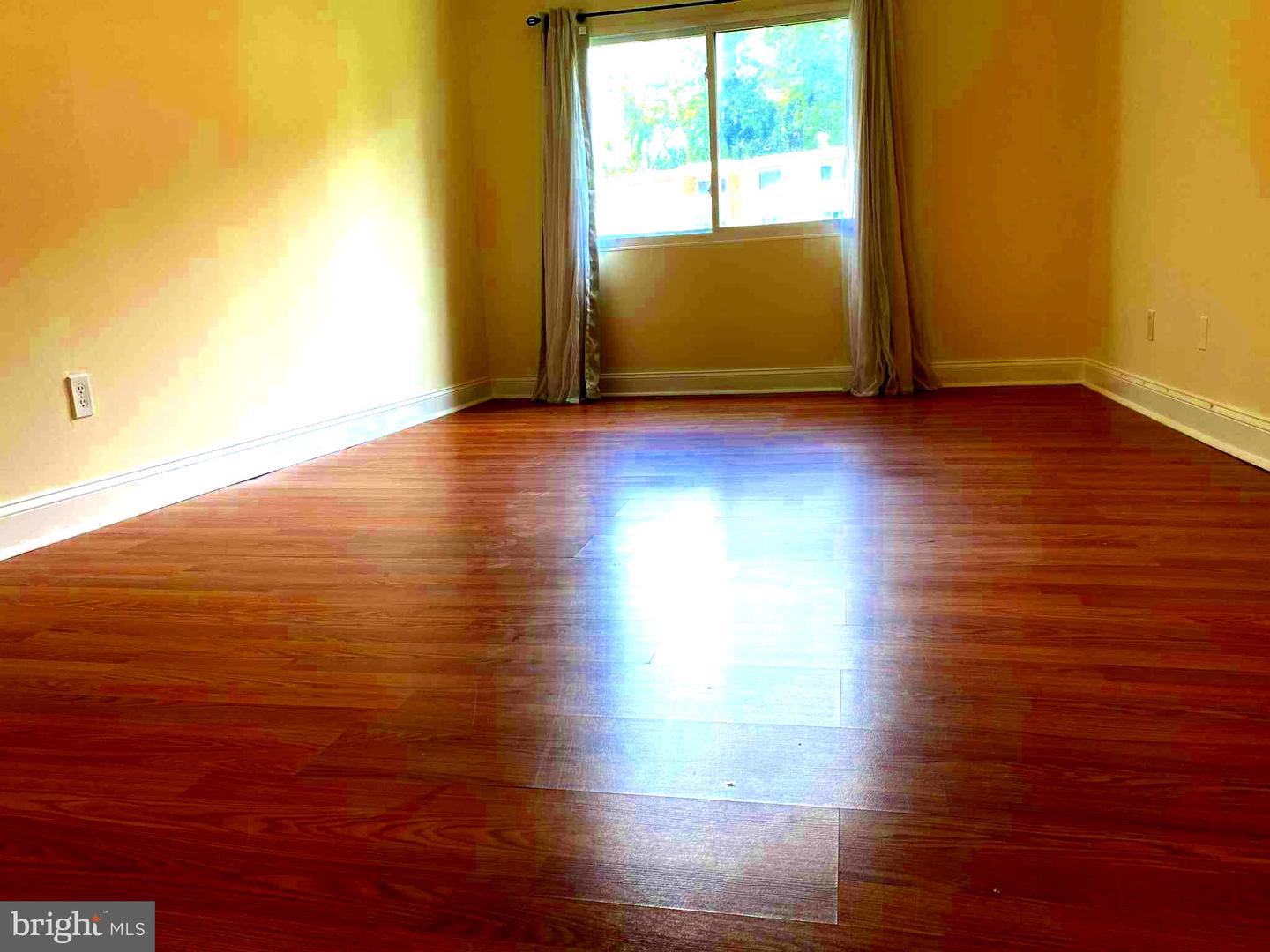 2900 KINGS CHAPEL RD #1, FALLS CHURCH, Virginia 22042, 3 Bedrooms Bedrooms, ,2 BathroomsBathrooms,Residential,For sale,2900 KINGS CHAPEL RD #1,VAFX2253266 MLS # VAFX2253266