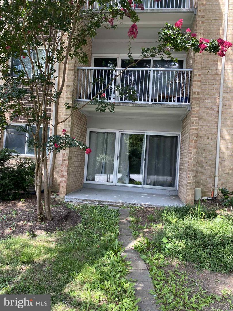 2900 KINGS CHAPEL RD #1, FALLS CHURCH, Virginia 22042, 3 Bedrooms Bedrooms, ,2 BathroomsBathrooms,Residential,For sale,2900 KINGS CHAPEL RD #1,VAFX2253266 MLS # VAFX2253266