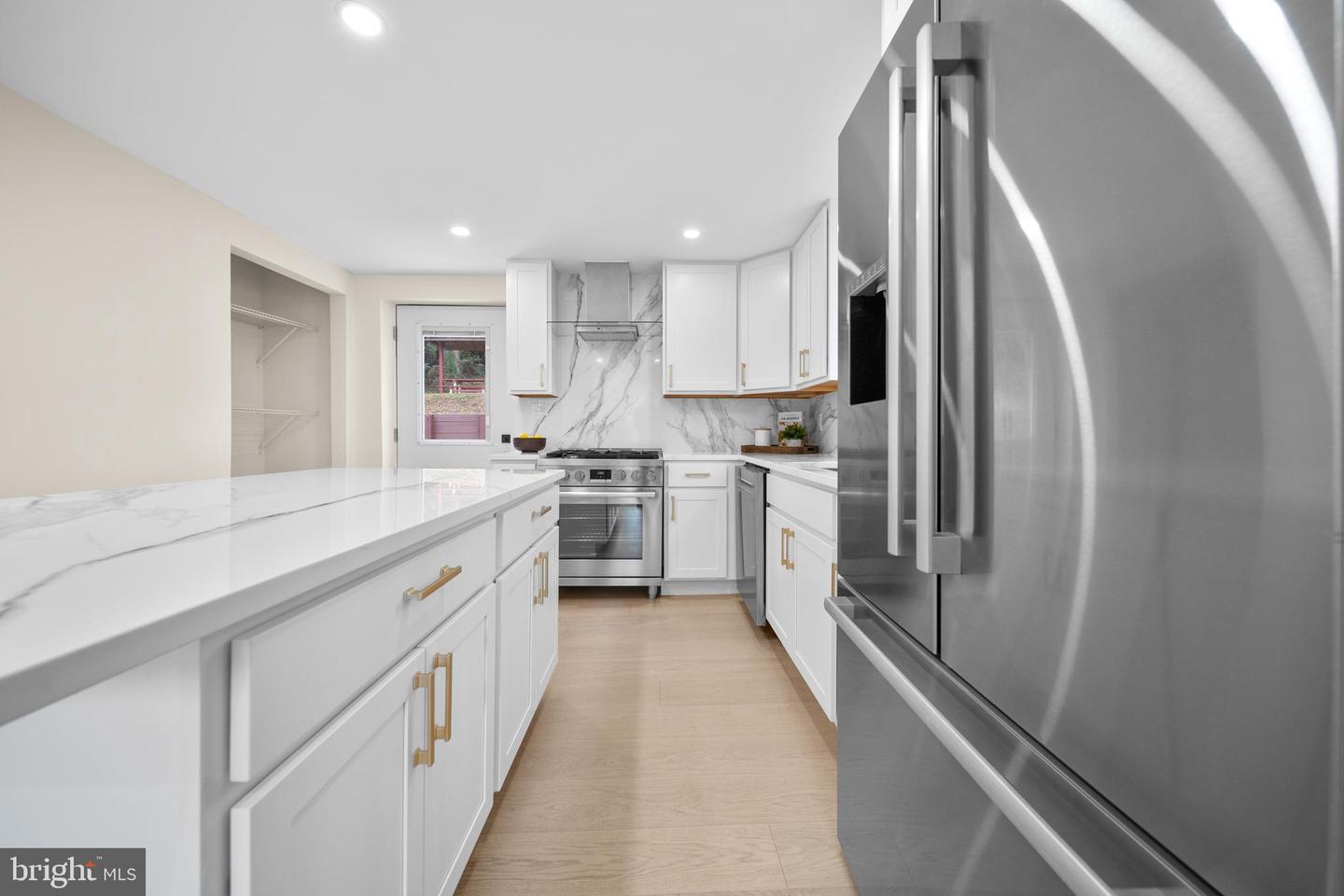 1404 N POWHATAN ST, ARLINGTON, Virginia 22205, 3 Bedrooms Bedrooms, ,4 BathroomsBathrooms,Residential,For sale,1404 N POWHATAN ST,VAAR2063966 MLS # VAAR2063966