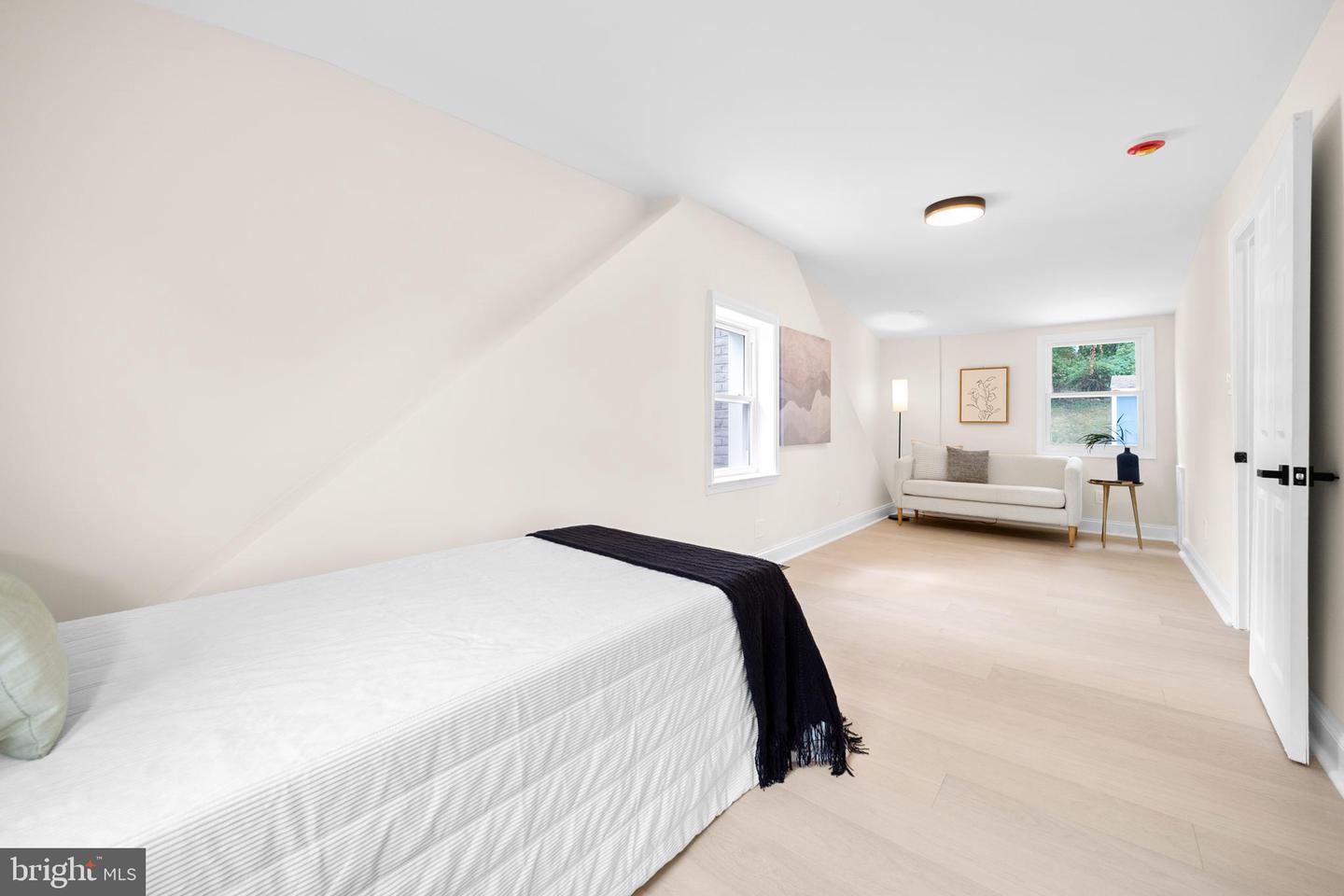 1404 N POWHATAN ST, ARLINGTON, Virginia 22205, 3 Bedrooms Bedrooms, ,4 BathroomsBathrooms,Residential,For sale,1404 N POWHATAN ST,VAAR2063966 MLS # VAAR2063966