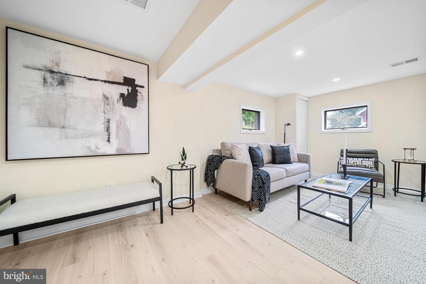 1404 N POWHATAN ST, ARLINGTON, Virginia 22205, 3 Bedrooms Bedrooms, ,4 BathroomsBathrooms,Residential,For sale,1404 N POWHATAN ST,VAAR2063966 MLS # VAAR2063966