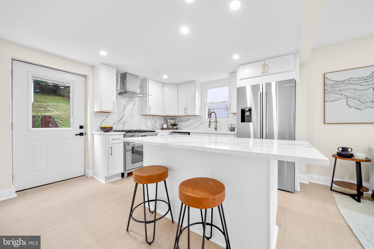 1404 N POWHATAN ST, ARLINGTON, Virginia 22205, 3 Bedrooms Bedrooms, ,4 BathroomsBathrooms,Residential,For sale,1404 N POWHATAN ST,VAAR2063966 MLS # VAAR2063966