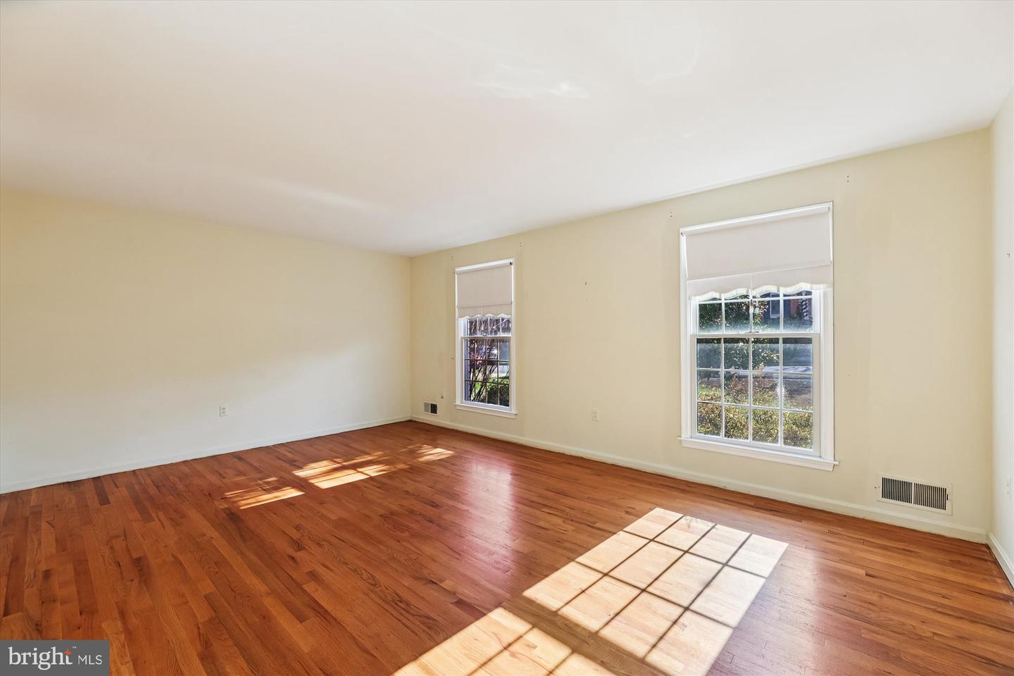 8510 BROWNING CT, ANNANDALE, Virginia 22003, 4 Bedrooms Bedrooms, ,2 BathroomsBathrooms,Residential,For sale,8510 BROWNING CT,VAFX2270222 MLS # VAFX2270222