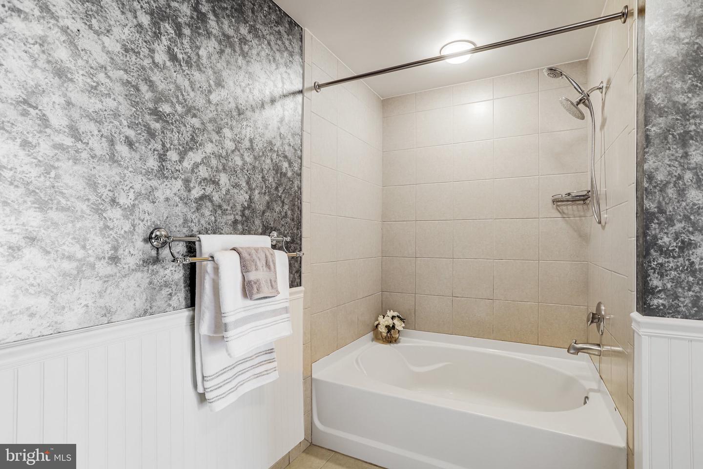 910 M ST NW #516, WASHINGTON, District Of Columbia 20001, 1 Bedroom Bedrooms, ,2 BathroomsBathrooms,Residential,For sale,910 M ST NW #516,DCDC2225734 MLS # DCDC2225734