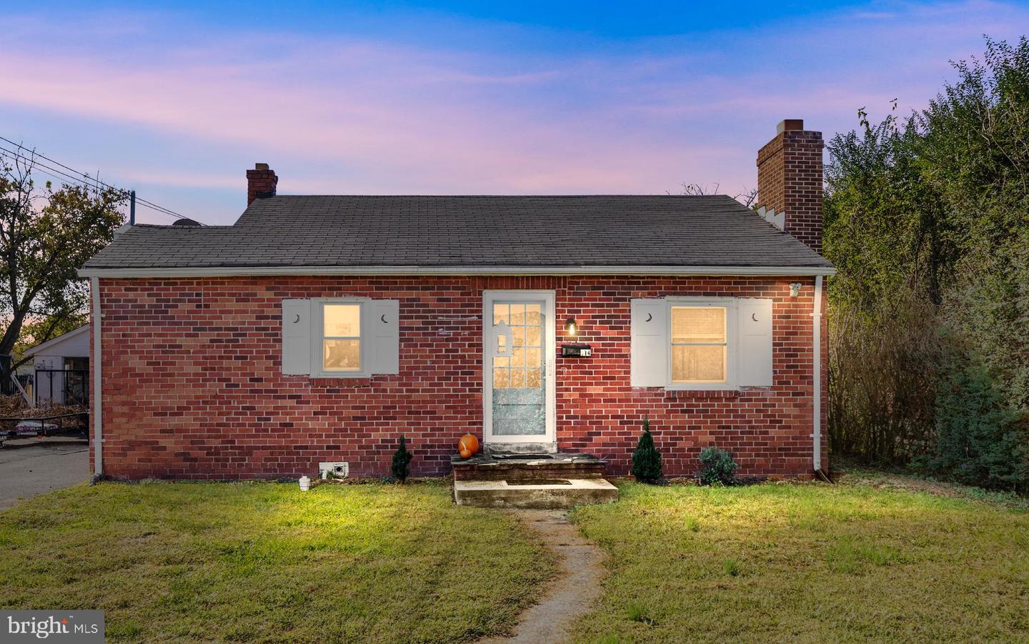 514 MANASSAS AVE, FRONT ROYAL, Virginia 22630, 2 Bedrooms Bedrooms, ,1 BathroomBathrooms,Residential,For sale,514 MANASSAS AVE,VAWR2012542 MLS # VAWR2012542