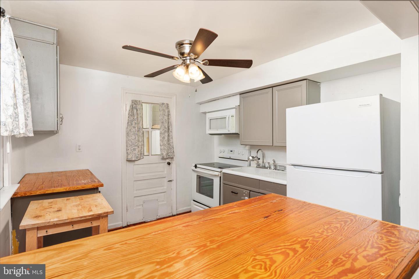 514 MANASSAS AVE, FRONT ROYAL, Virginia 22630, 2 Bedrooms Bedrooms, ,1 BathroomBathrooms,Residential,For sale,514 MANASSAS AVE,VAWR2012542 MLS # VAWR2012542