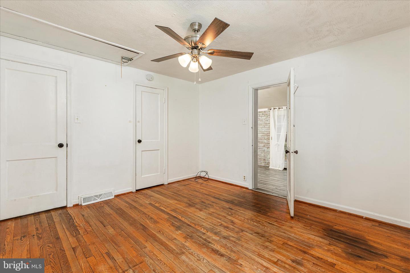 514 MANASSAS AVE, FRONT ROYAL, Virginia 22630, 2 Bedrooms Bedrooms, ,1 BathroomBathrooms,Residential,For sale,514 MANASSAS AVE,VAWR2012542 MLS # VAWR2012542