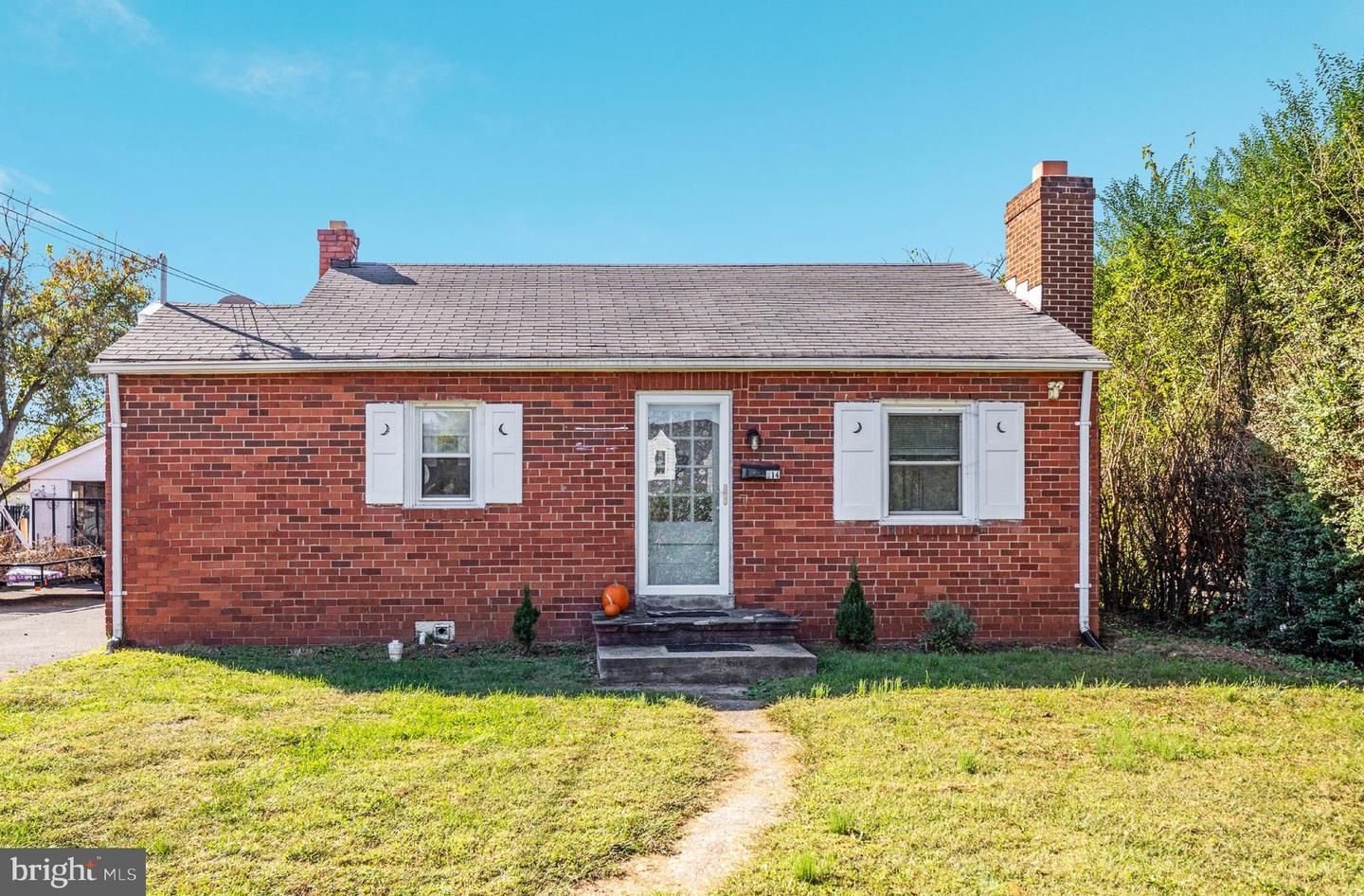 514 MANASSAS AVE, FRONT ROYAL, Virginia 22630, 2 Bedrooms Bedrooms, ,1 BathroomBathrooms,Residential,For sale,514 MANASSAS AVE,VAWR2012542 MLS # VAWR2012542