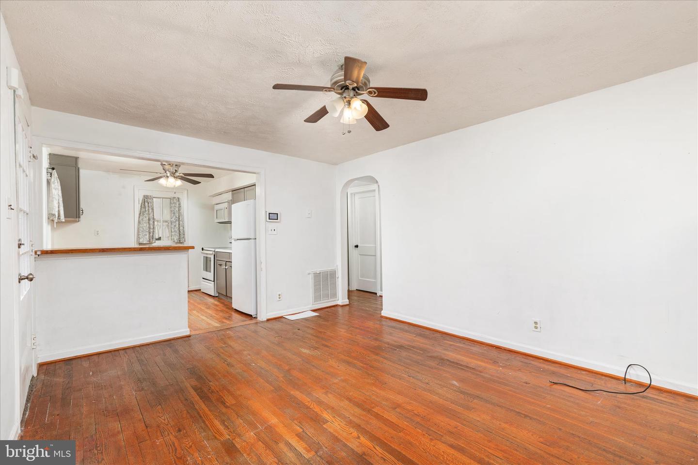 514 MANASSAS AVE, FRONT ROYAL, Virginia 22630, 2 Bedrooms Bedrooms, ,1 BathroomBathrooms,Residential,For sale,514 MANASSAS AVE,VAWR2012542 MLS # VAWR2012542