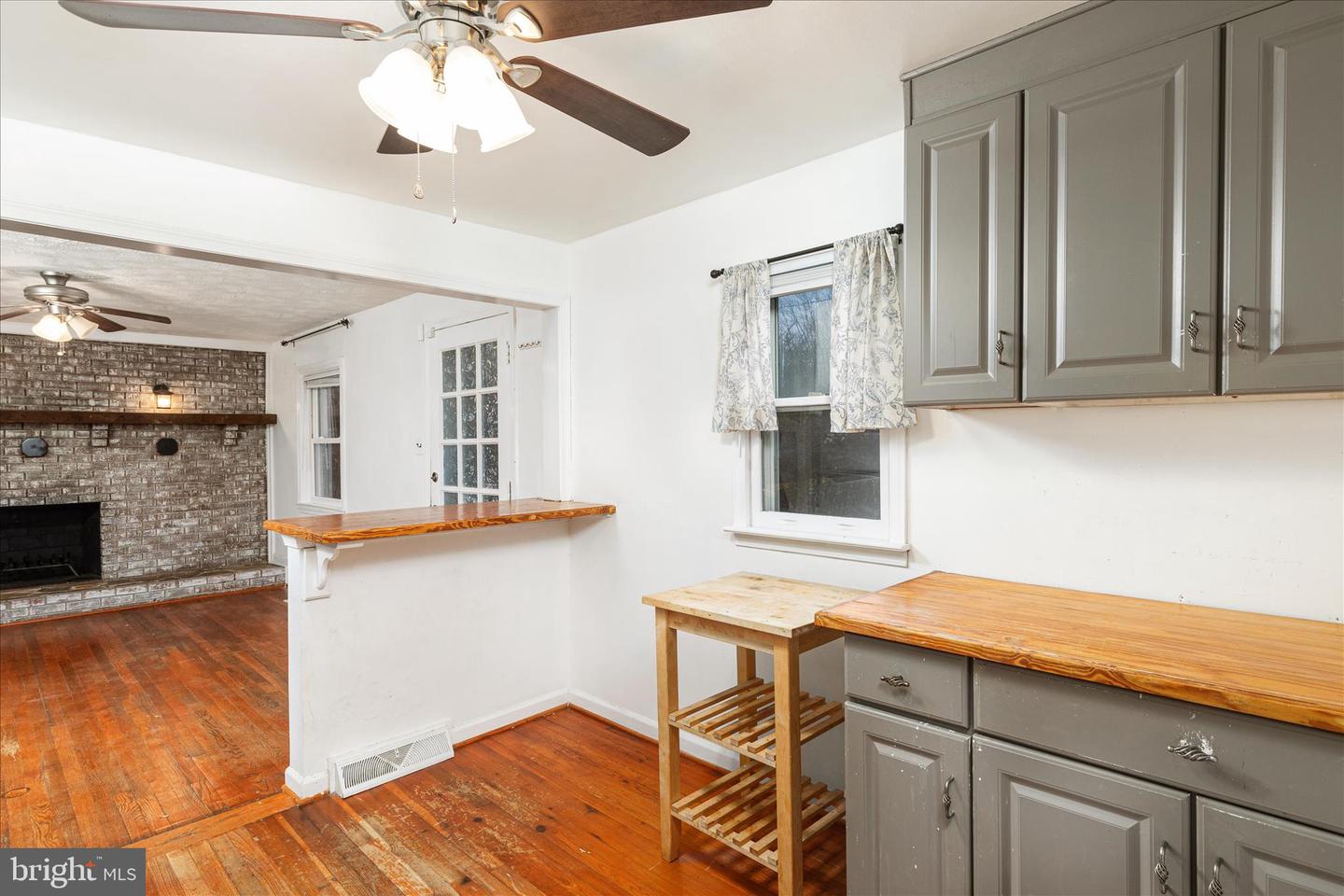 514 MANASSAS AVE, FRONT ROYAL, Virginia 22630, 2 Bedrooms Bedrooms, ,1 BathroomBathrooms,Residential,For sale,514 MANASSAS AVE,VAWR2012542 MLS # VAWR2012542