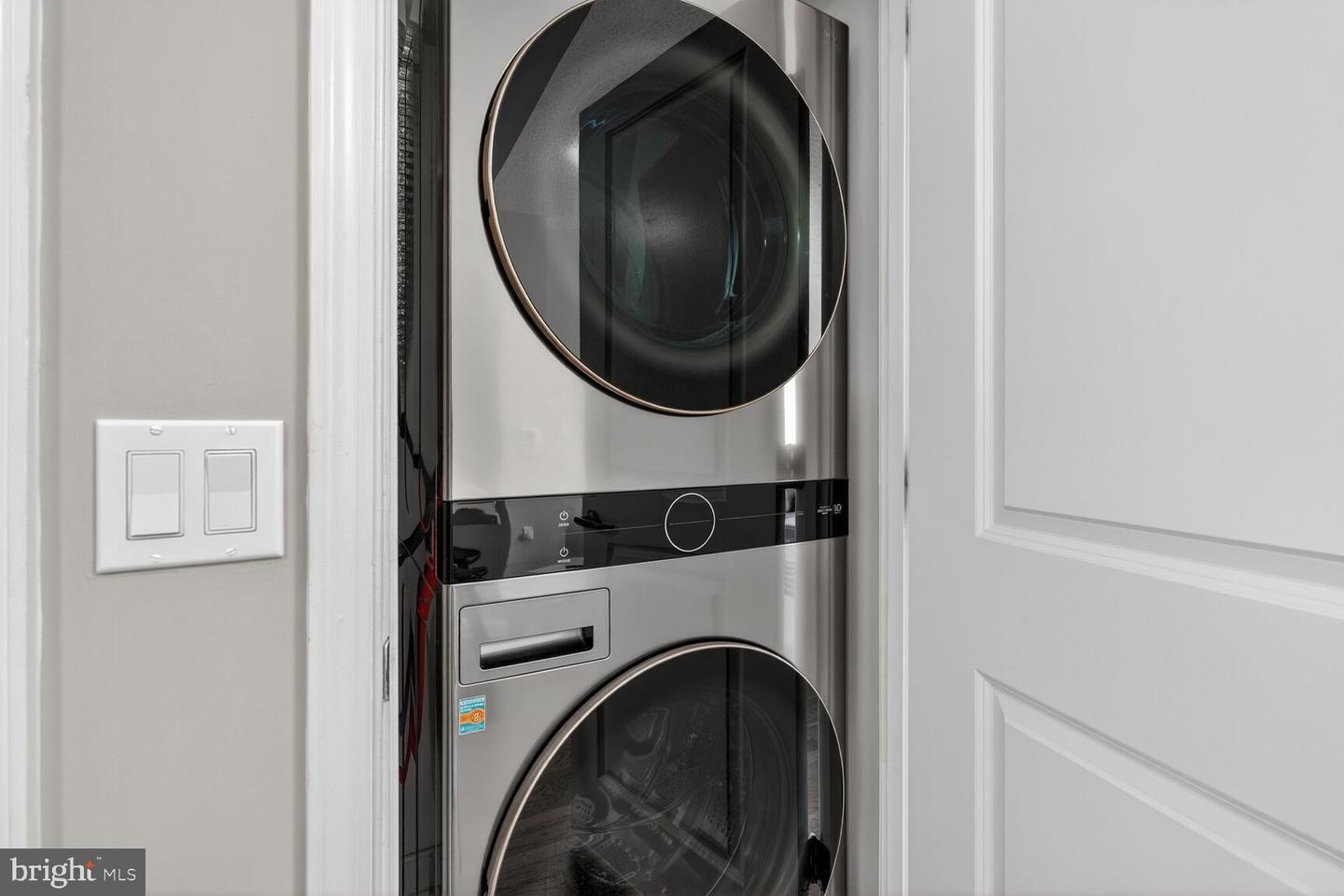 555 MASSACHUSETTS AVE NW #406, WASHINGTON, District Of Columbia 20001, 1 Bedroom Bedrooms, ,1 BathroomBathrooms,Residential,For sale,555 MASSACHUSETTS AVE NW #406,DCDC2226998 MLS # DCDC2226998