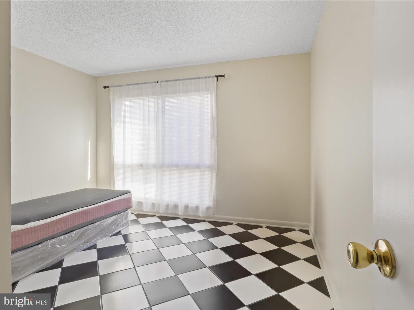 8607-D VILLAGE WAY #07/8607D, ALEXANDRIA, Virginia 22309, 3 Bedrooms Bedrooms, ,2 BathroomsBathrooms,Residential,For sale,8607-D VILLAGE WAY #07/8607D,VAFX2274696 MLS # VAFX2274696