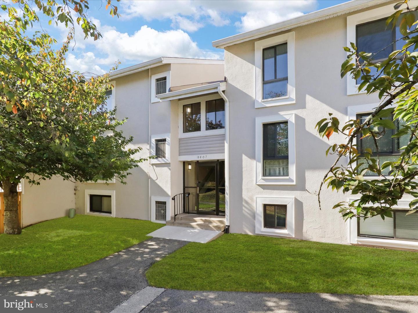 8607-D VILLAGE WAY #07/8607D, ALEXANDRIA, Virginia 22309, 3 Bedrooms Bedrooms, ,2 BathroomsBathrooms,Residential,For sale,8607-D VILLAGE WAY #07/8607D,VAFX2274696 MLS # VAFX2274696