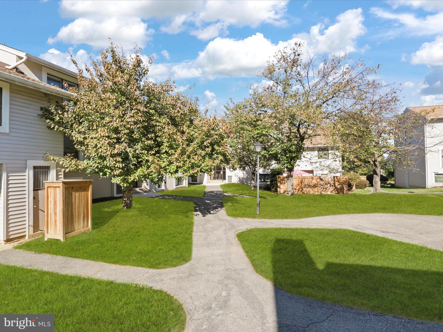 8607-D VILLAGE WAY #07/8607D, ALEXANDRIA, Virginia 22309, 3 Bedrooms Bedrooms, ,2 BathroomsBathrooms,Residential,For sale,8607-D VILLAGE WAY #07/8607D,VAFX2274696 MLS # VAFX2274696