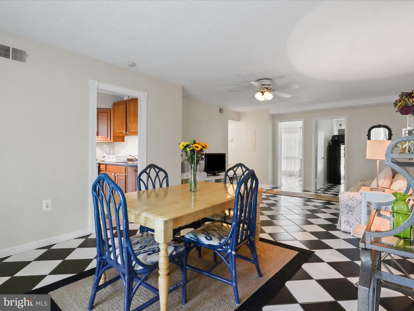 8607-D VILLAGE WAY #07/8607D, ALEXANDRIA, Virginia 22309, 3 Bedrooms Bedrooms, ,2 BathroomsBathrooms,Residential,For sale,8607-D VILLAGE WAY #07/8607D,VAFX2274696 MLS # VAFX2274696