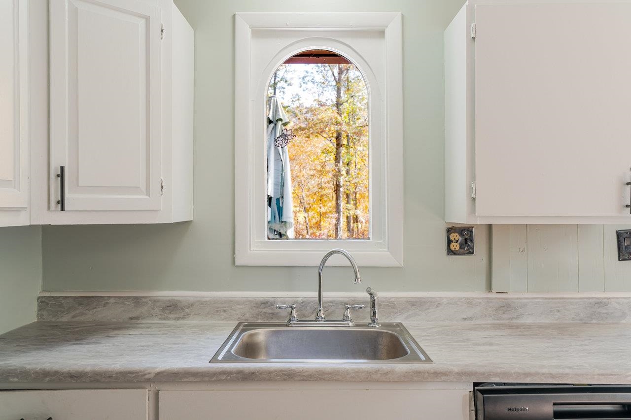 115 RISK RD, NEW MARKET, Virginia 22844, 2 Bedrooms Bedrooms, ,1 BathroomBathrooms,Residential,115 RISK RD,670579 MLS # 670579 115 RISK RD, NEW MARKET, Virginia 22844, 2 Bedrooms Bedrooms, ,1 BathroomBathrooms,Residential,115 RISK RD,670579 MLS # 670579