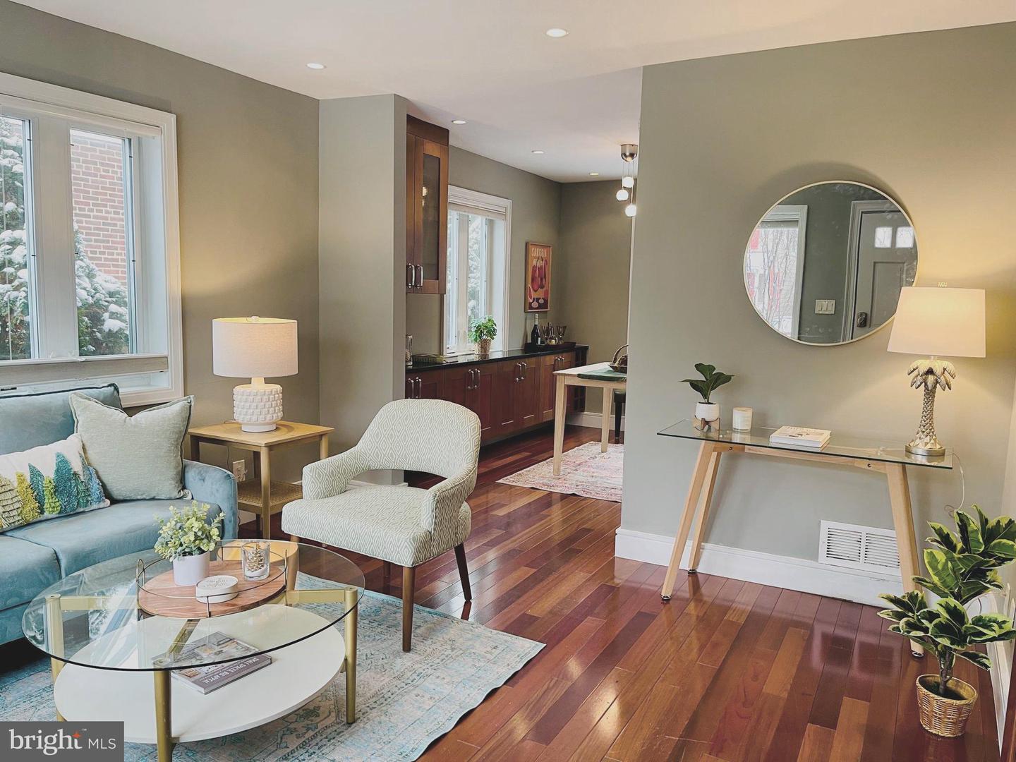 5-A CUSTIS AVE E, ALEXANDRIA, Virginia 22301, 3 Bedrooms Bedrooms, ,2 BathroomsBathrooms,Residential,For sale,5-A CUSTIS AVE E,VAAX2051080 MLS # VAAX2051080