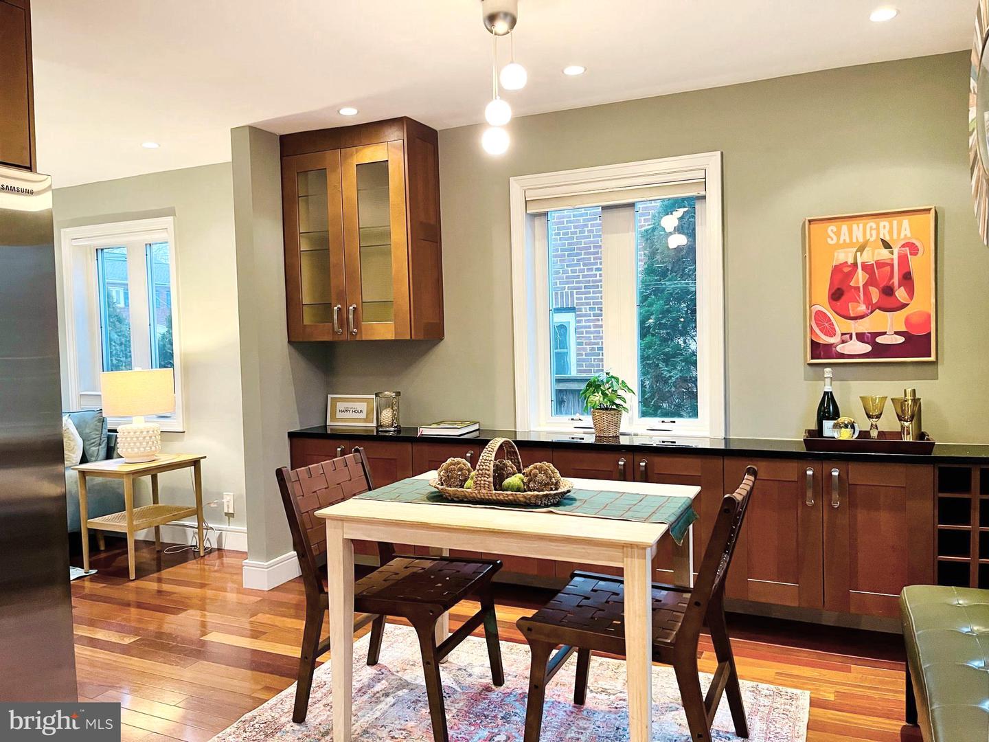 5-A CUSTIS AVE E, ALEXANDRIA, Virginia 22301, 3 Bedrooms Bedrooms, ,2 BathroomsBathrooms,Residential,For sale,5-A CUSTIS AVE E,VAAX2051080 MLS # VAAX2051080