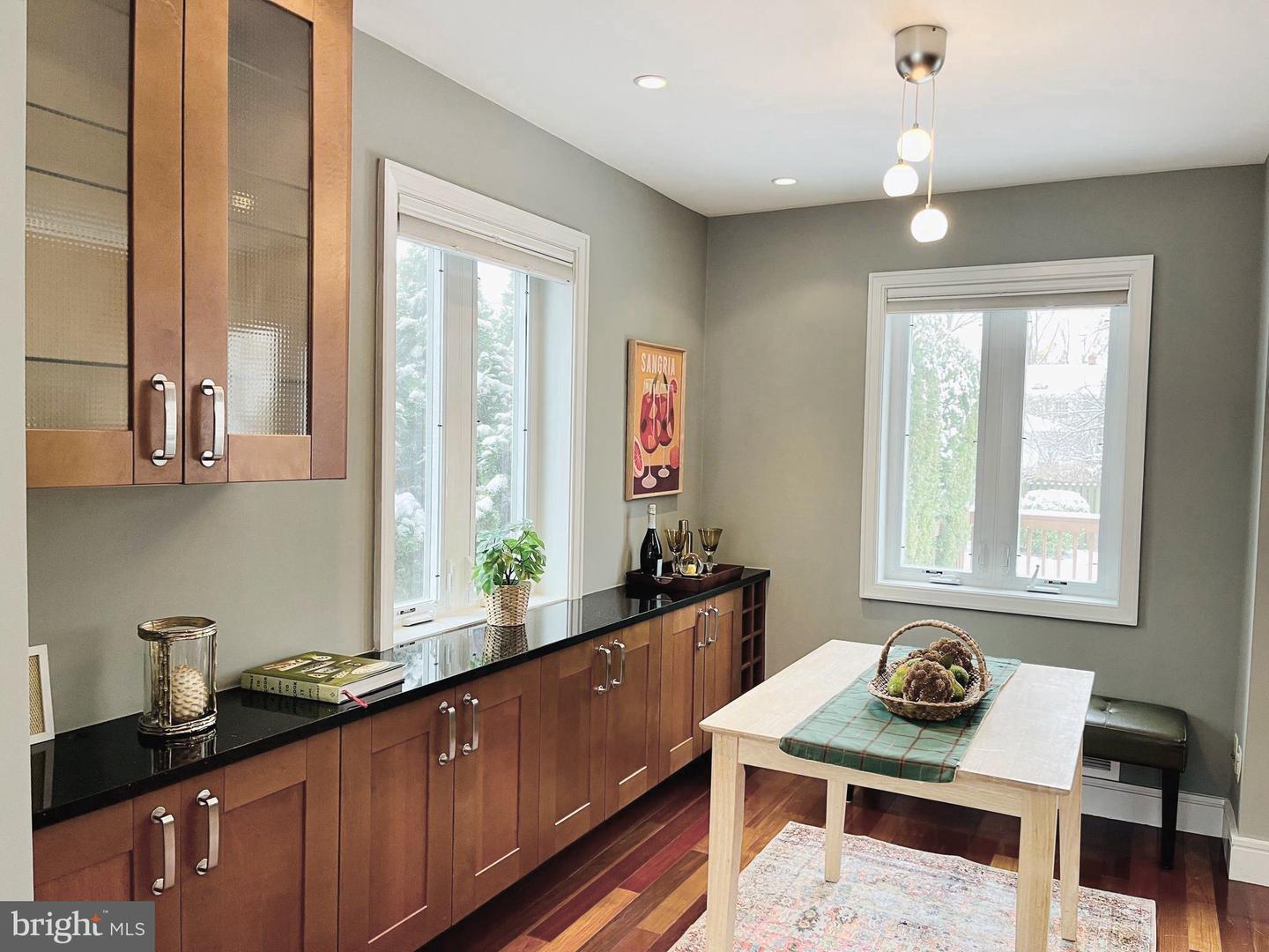 5-A CUSTIS AVE E, ALEXANDRIA, Virginia 22301, 3 Bedrooms Bedrooms, ,2 BathroomsBathrooms,Residential,For sale,5-A CUSTIS AVE E,VAAX2051080 MLS # VAAX2051080