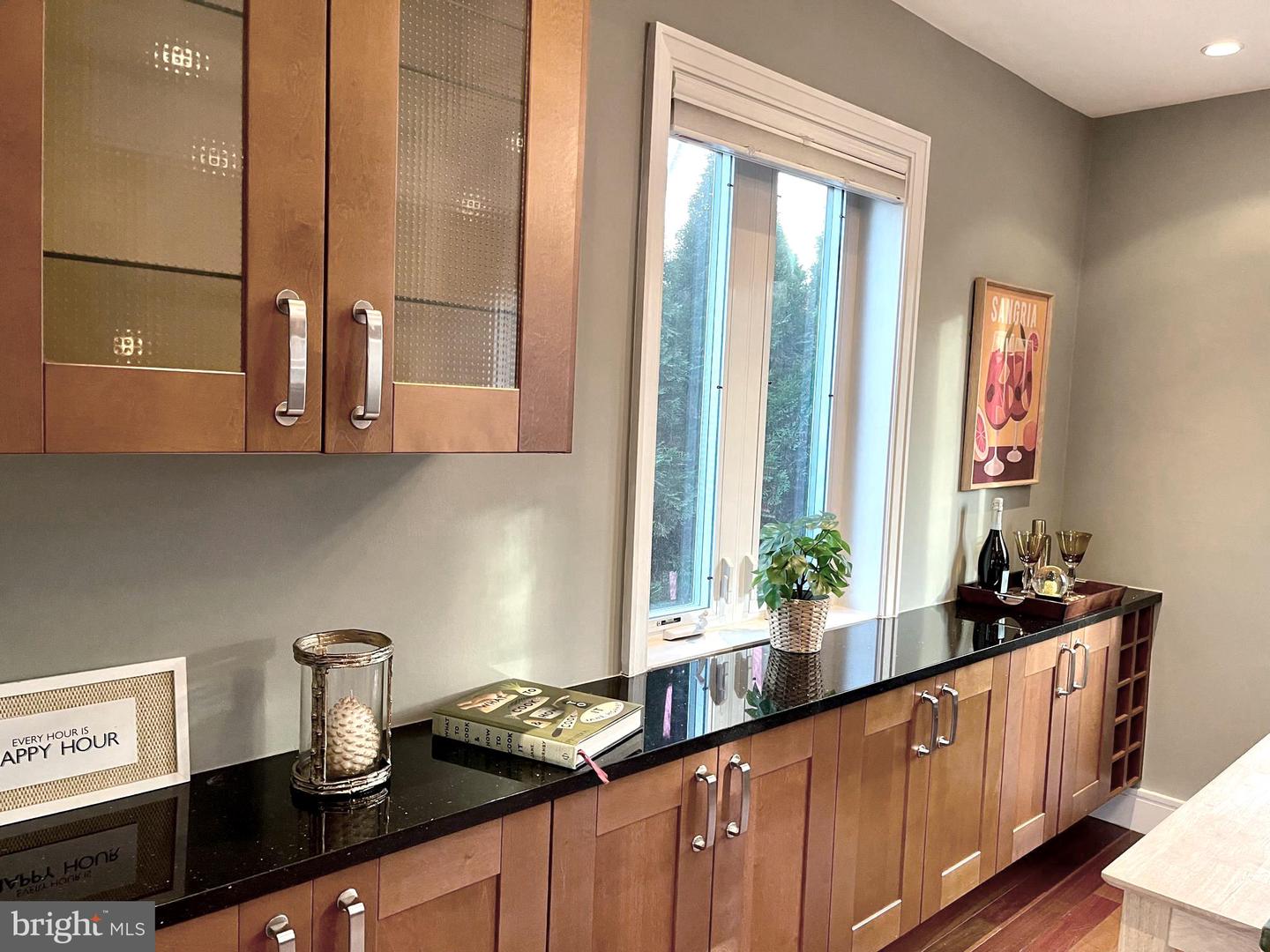 5-A CUSTIS AVE E, ALEXANDRIA, Virginia 22301, 3 Bedrooms Bedrooms, ,2 BathroomsBathrooms,Residential,For sale,5-A CUSTIS AVE E,VAAX2051080 MLS # VAAX2051080