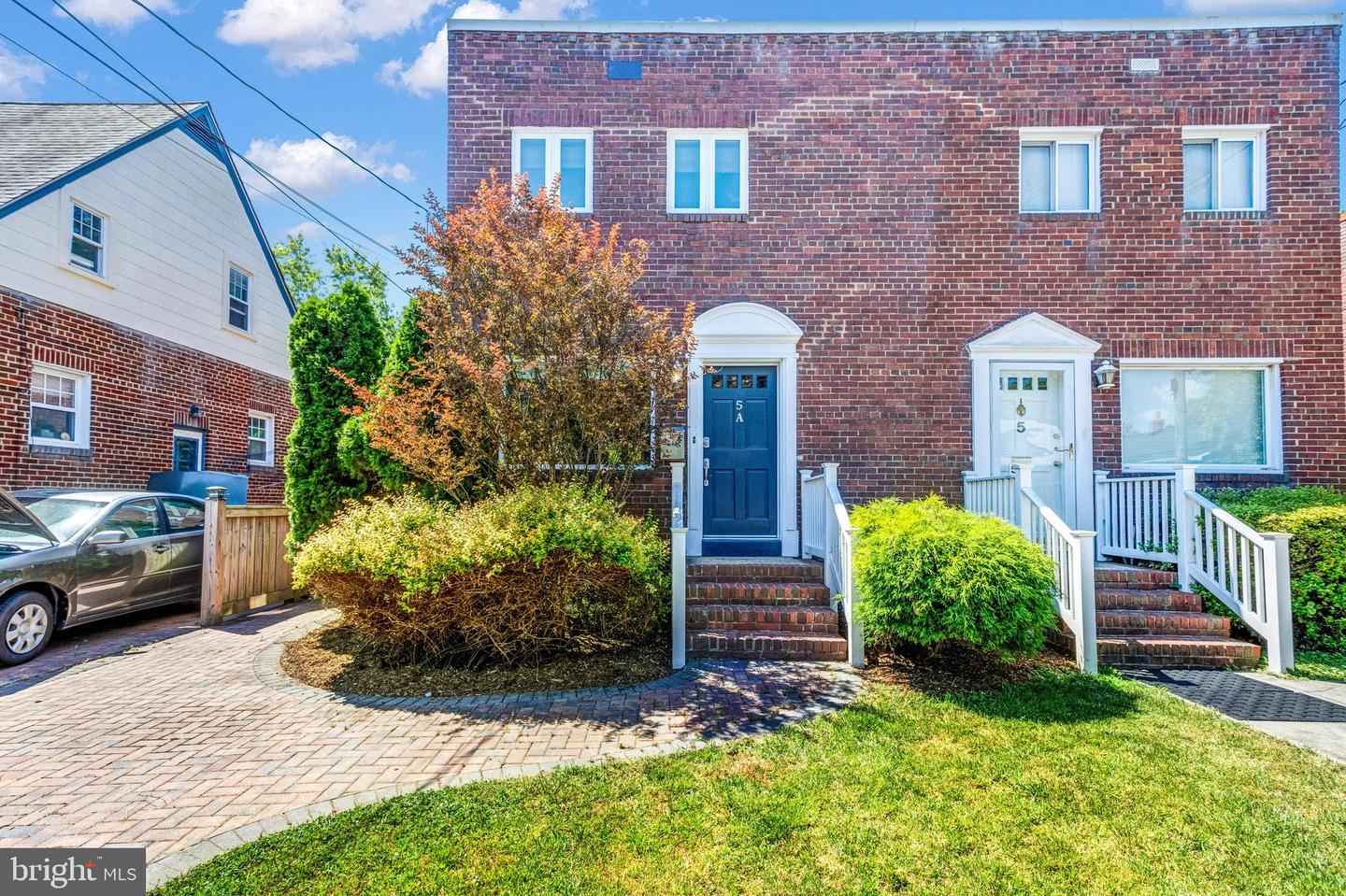 5-A CUSTIS AVE E, ALEXANDRIA, Virginia 22301, 3 Bedrooms Bedrooms, ,2 BathroomsBathrooms,Residential,For sale,5-A CUSTIS AVE E,VAAX2051080 MLS # VAAX2051080