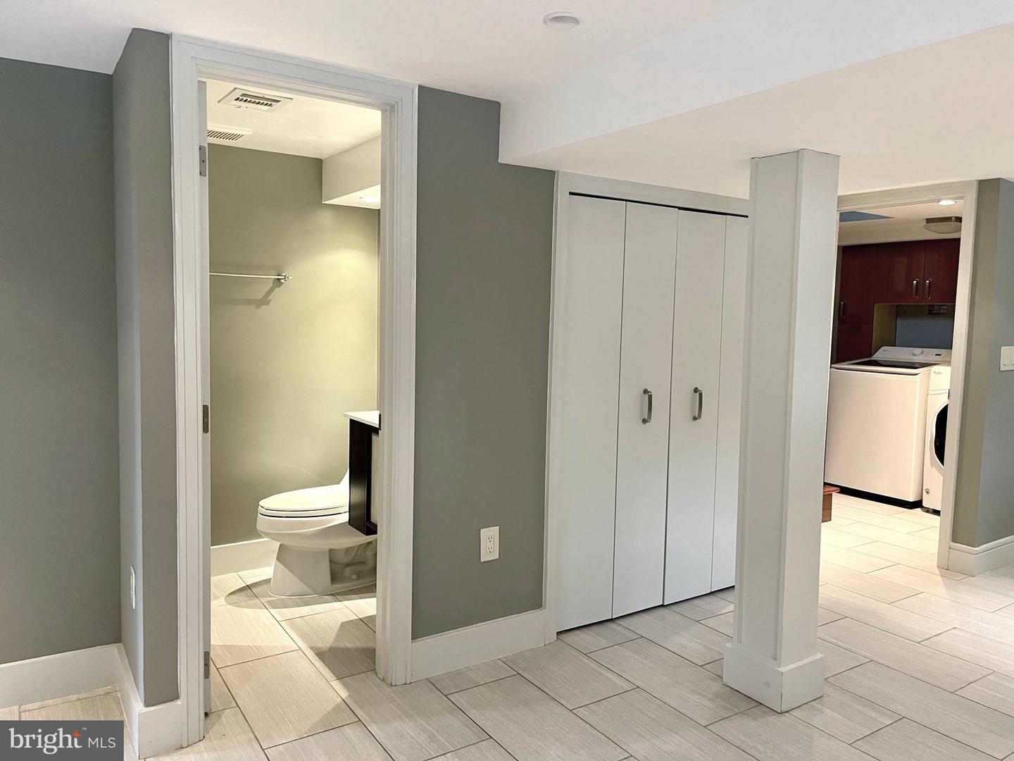 5-A CUSTIS AVE E, ALEXANDRIA, Virginia 22301, 3 Bedrooms Bedrooms, ,2 BathroomsBathrooms,Residential,For sale,5-A CUSTIS AVE E,VAAX2051080 MLS # VAAX2051080