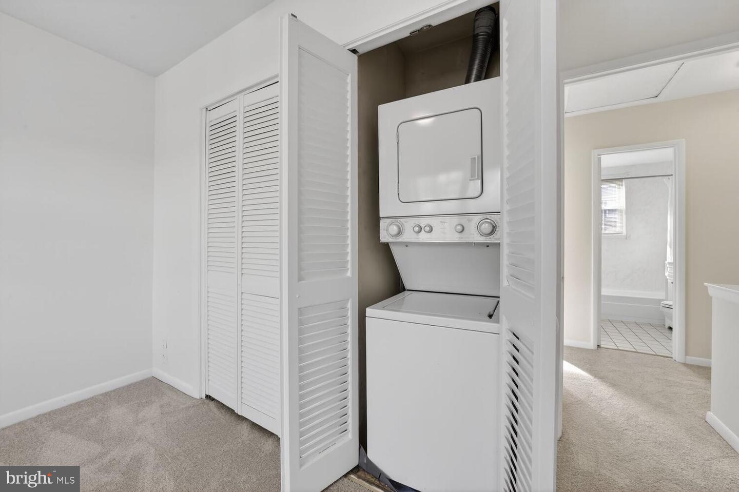 4617 28TH RD S #B, ARLINGTON, Virginia 22206, 2 Bedrooms Bedrooms, ,1 BathroomBathrooms,Residential,For sale,4617 28TH RD S #B,VAAR2065534 MLS # VAAR2065534