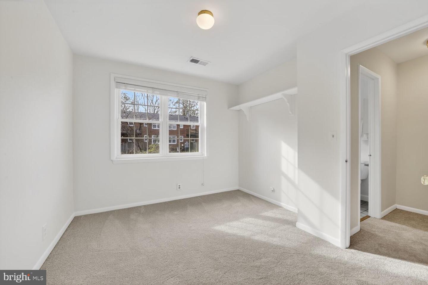 4617 28TH RD S #B, ARLINGTON, Virginia 22206, 2 Bedrooms Bedrooms, ,1 BathroomBathrooms,Residential,For sale,4617 28TH RD S #B,VAAR2065534 MLS # VAAR2065534