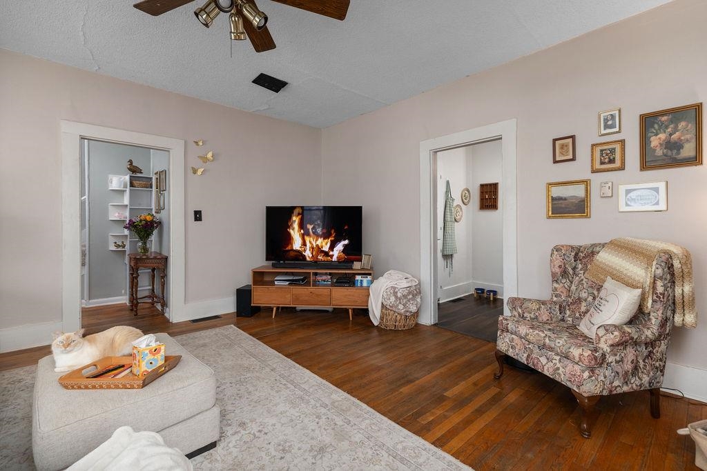 787 N LIBERTY ST, HARRISONBURG, Virginia 22802, 4 Bedrooms Bedrooms, ,2 BathroomsBathrooms,Residential,787 N LIBERTY ST,671605 MLS # 671605 787 N LIBERTY ST, HARRISONBURG, Virginia 22802, 4 Bedrooms Bedrooms, ,2 BathroomsBathrooms,Residential,787 N LIBERTY ST,671605 MLS # 671605