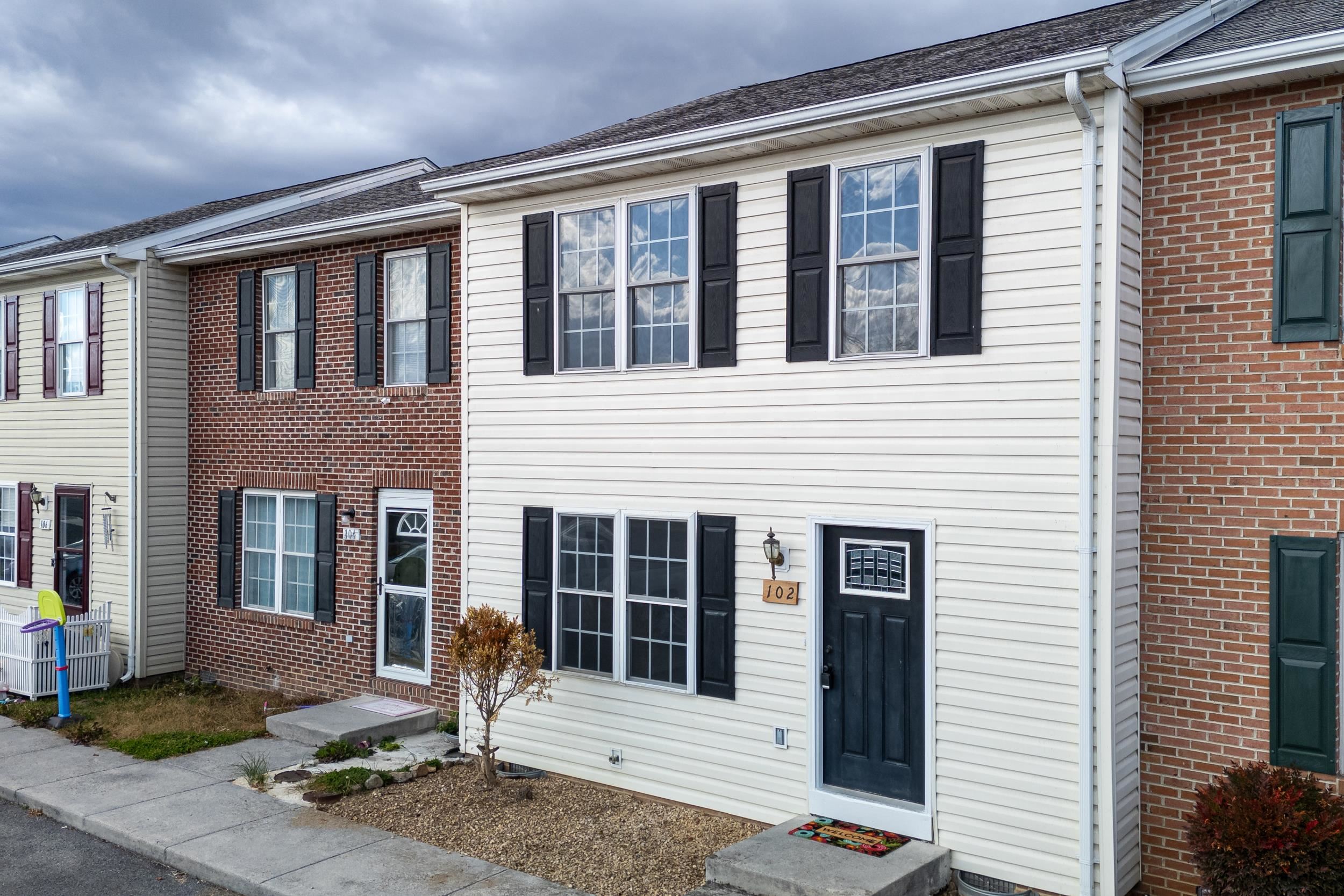 102 KADIES LN, EDINBURG, Virginia 22824, 3 Bedrooms Bedrooms, ,1 BathroomBathrooms,Residential,102 KADIES LN,671612 MLS # 671612 102 KADIES LN, EDINBURG, Virginia 22824, 3 Bedrooms Bedrooms, ,1 BathroomBathrooms,Residential,102 KADIES LN,671612 MLS # 671612