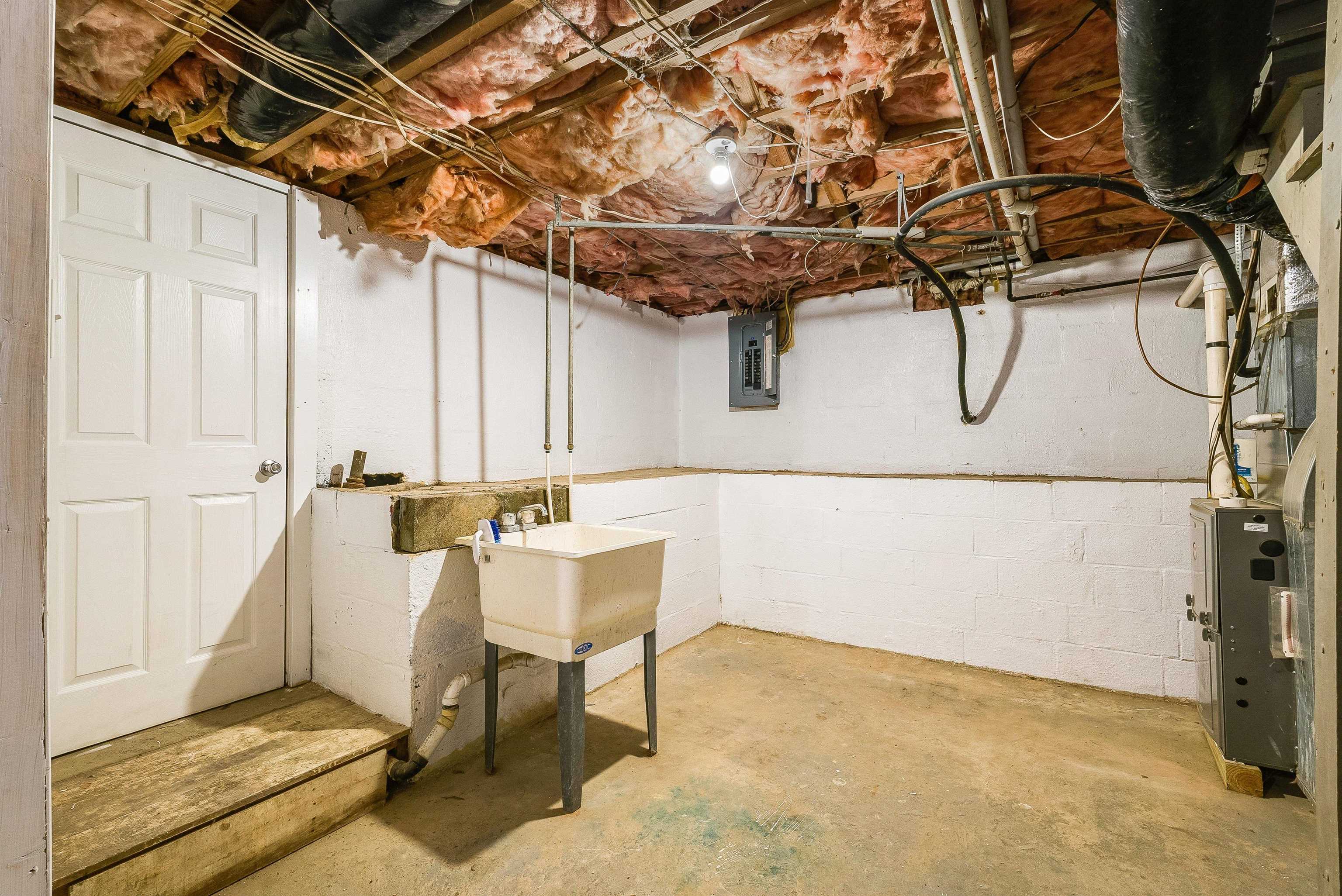 2228 MT VERNON ST, WAYNESBORO, Virginia 22980, 3 Bedrooms Bedrooms, ,1 BathroomBathrooms,Residential,2228 MT VERNON ST,671615 MLS # 671615 2228 MT VERNON ST, WAYNESBORO, Virginia 22980, 3 Bedrooms Bedrooms, ,1 BathroomBathrooms,Residential,2228 MT VERNON ST,671615 MLS # 671615