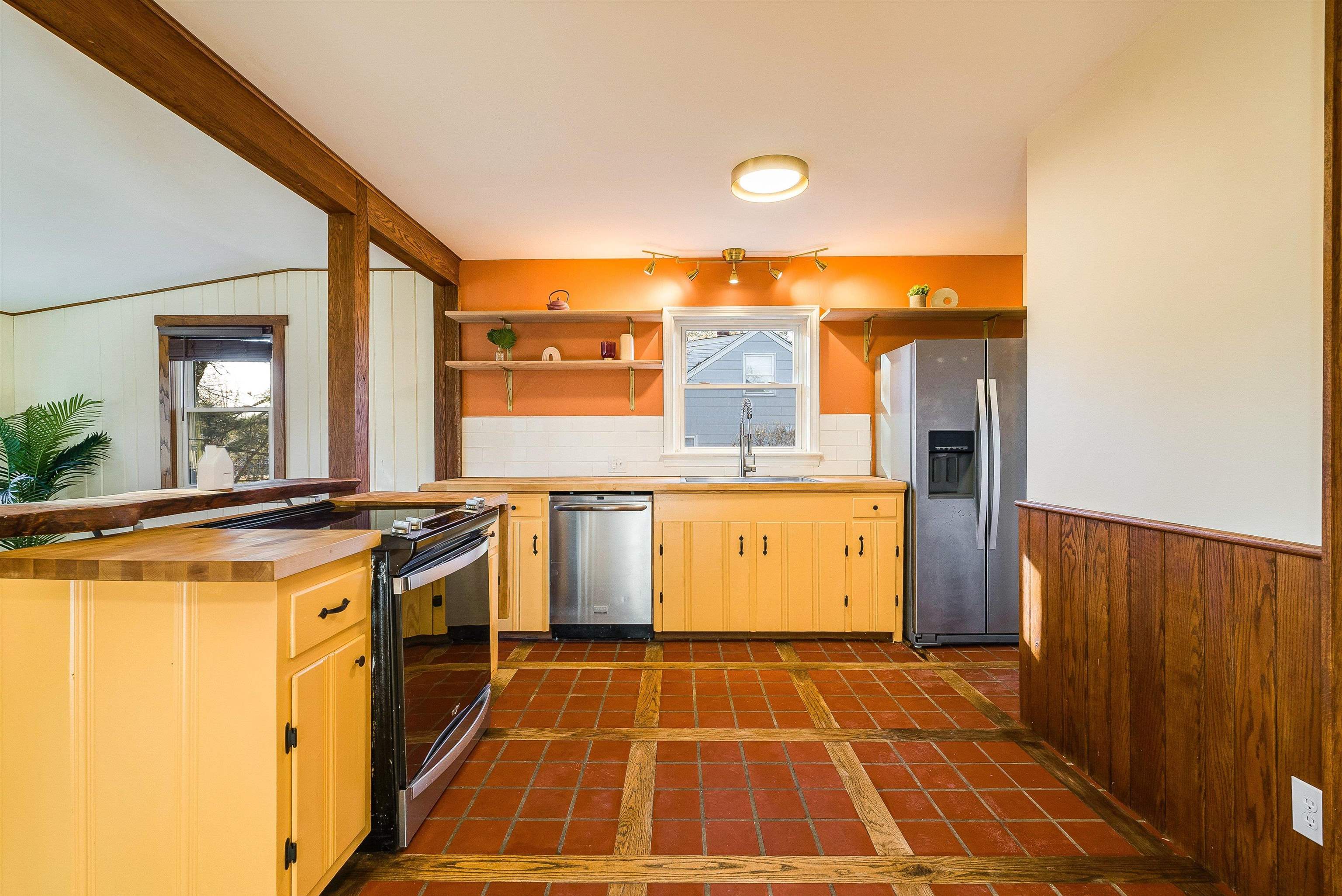 2228 MT VERNON ST, WAYNESBORO, Virginia 22980, 3 Bedrooms Bedrooms, ,1 BathroomBathrooms,Residential,2228 MT VERNON ST,671615 MLS # 671615 2228 MT VERNON ST, WAYNESBORO, Virginia 22980, 3 Bedrooms Bedrooms, ,1 BathroomBathrooms,Residential,2228 MT VERNON ST,671615 MLS # 671615