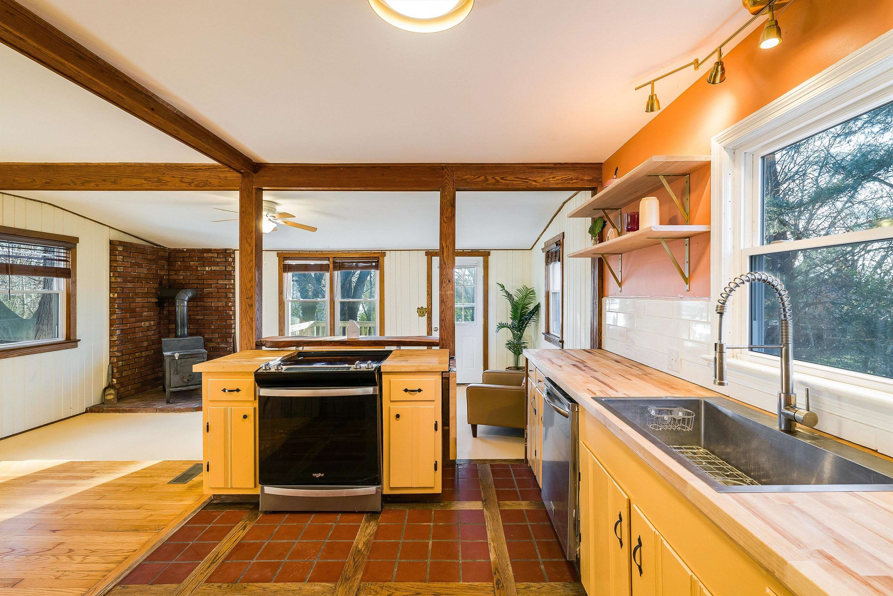 2228 MT VERNON ST, WAYNESBORO, Virginia 22980, 3 Bedrooms Bedrooms, ,1 BathroomBathrooms,Residential,2228 MT VERNON ST,671615 MLS # 671615 2228 MT VERNON ST, WAYNESBORO, Virginia 22980, 3 Bedrooms Bedrooms, ,1 BathroomBathrooms,Residential,2228 MT VERNON ST,671615 MLS # 671615