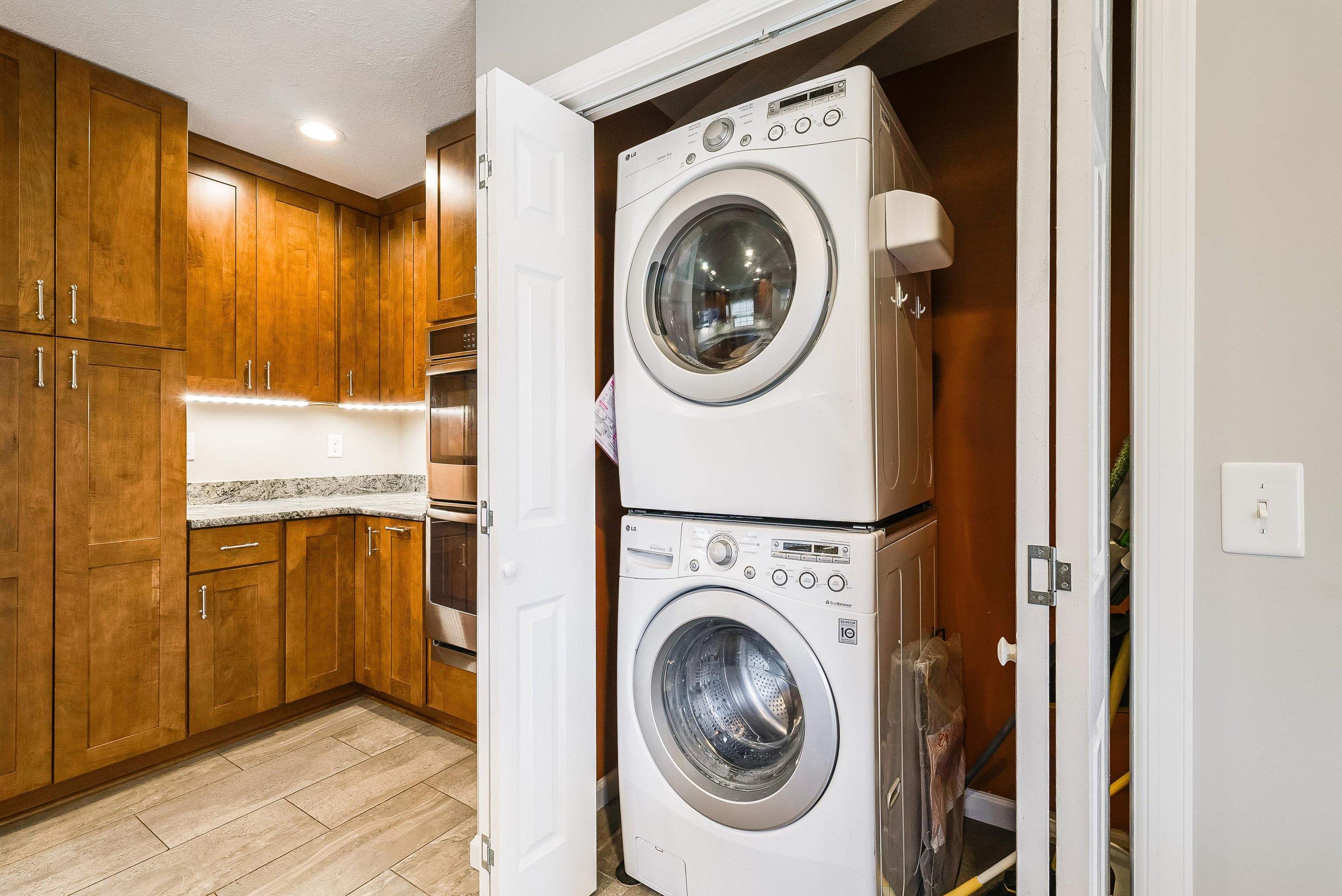 6527 STABLE VIEW LN, TIMBERVILLE, Virginia 22853, 3 Bedrooms Bedrooms, ,3 BathroomsBathrooms,Residential,6527 STABLE VIEW LN,671621 MLS # 671621