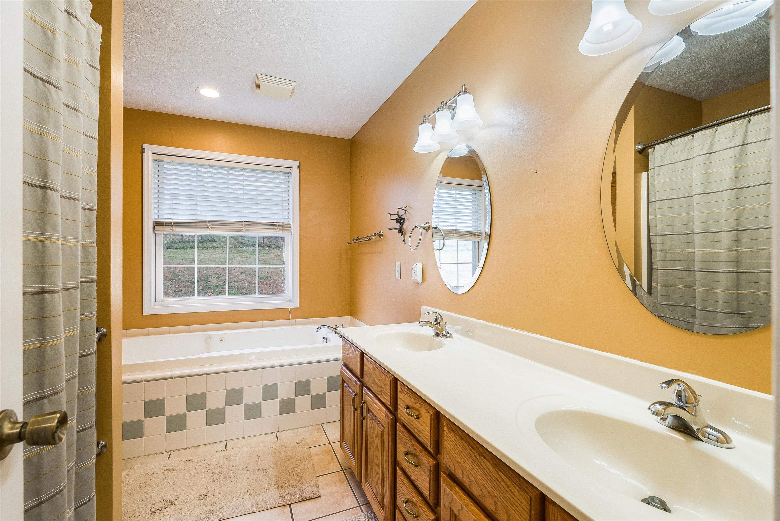 6527 STABLE VIEW LN, TIMBERVILLE, Virginia 22853, 3 Bedrooms Bedrooms, ,3 BathroomsBathrooms,Residential,6527 STABLE VIEW LN,671621 MLS # 671621