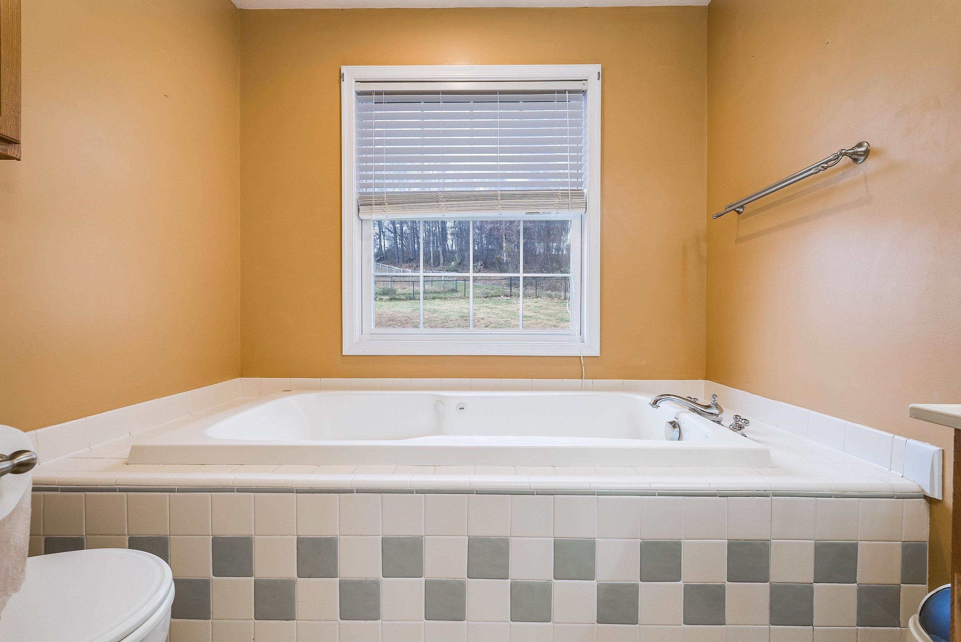 6527 STABLE VIEW LN, TIMBERVILLE, Virginia 22853, 3 Bedrooms Bedrooms, ,3 BathroomsBathrooms,Residential,6527 STABLE VIEW LN,671621 MLS # 671621