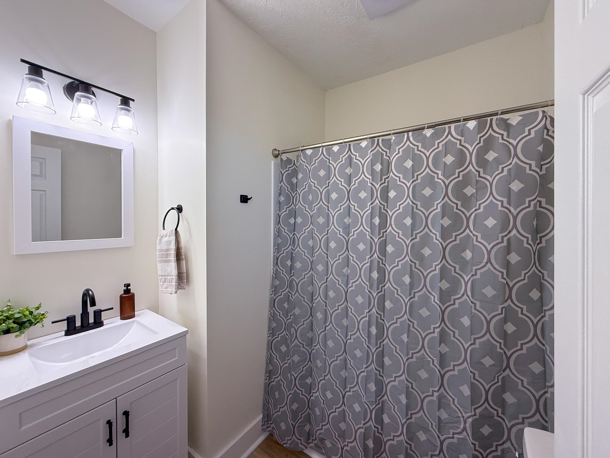 909 GRAYSON AVE, WAYNESBORO, Virginia 22980, 3 Bedrooms Bedrooms, ,2 BathroomsBathrooms,Residential,909 GRAYSON AVE,671622 MLS # 671622 909 GRAYSON AVE, WAYNESBORO, Virginia 22980, 3 Bedrooms Bedrooms, ,2 BathroomsBathrooms,Residential,909 GRAYSON AVE,671622 MLS # 671622