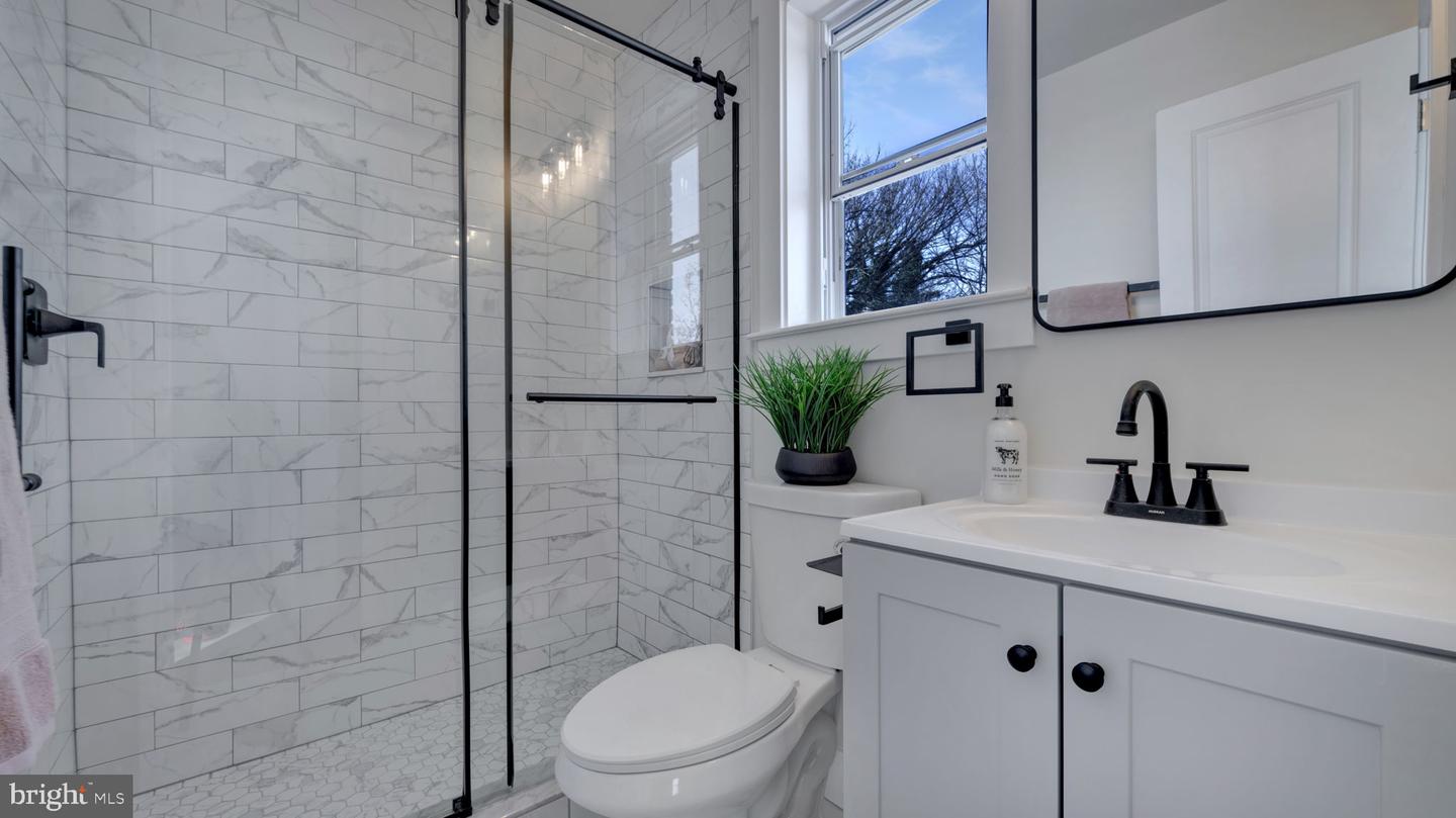 5543 CENTRAL AVE SE, WASHINGTON, District Of Columbia 20019, 3 Bedrooms Bedrooms, ,2 BathroomsBathrooms,Residential,For sale,5543 CENTRAL AVE SE,DCDC2230526 MLS # DCDC2230526