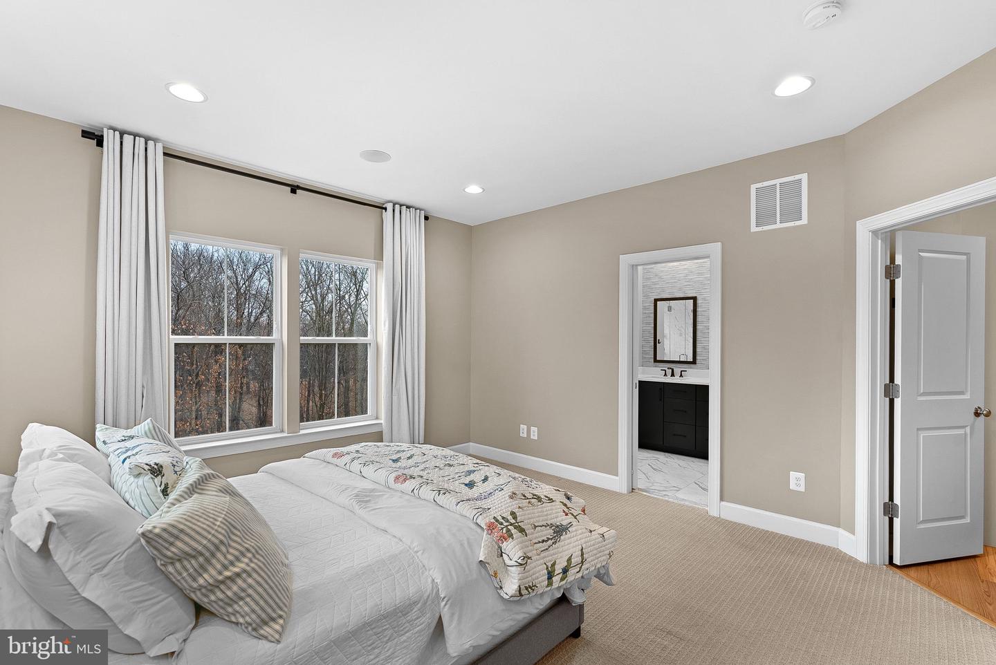 5159 RIDGEVIEW RETREAT DR, CHANTILLY, Virginia 20151, 3 Bedrooms Bedrooms, ,2 BathroomsBathrooms,Residential,For sale,5159 RIDGEVIEW RETREAT DR,VAFX2278494 MLS # VAFX2278494 5159 RIDGEVIEW RETREAT DR, CHANTILLY, Virginia 20151, 3 Bedrooms Bedrooms, ,2 BathroomsBathrooms,Residential,For sale,5159 RIDGEVIEW RETREAT DR,VAFX2278494 MLS # VAFX2278494