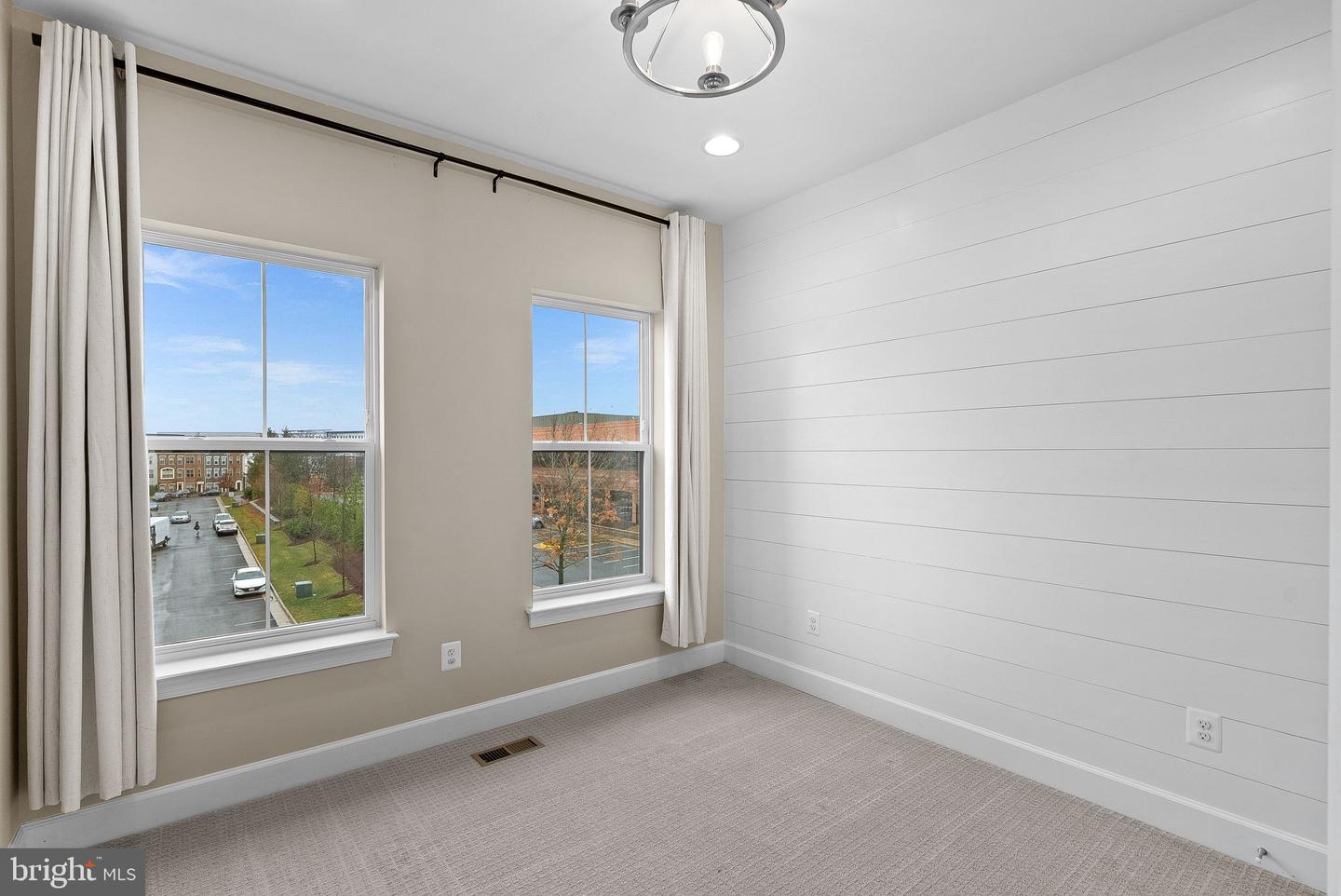 5159 RIDGEVIEW RETREAT DR, CHANTILLY, Virginia 20151, 3 Bedrooms Bedrooms, ,2 BathroomsBathrooms,Residential,For sale,5159 RIDGEVIEW RETREAT DR,VAFX2278494 MLS # VAFX2278494 5159 RIDGEVIEW RETREAT DR, CHANTILLY, Virginia 20151, 3 Bedrooms Bedrooms, ,2 BathroomsBathrooms,Residential,For sale,5159 RIDGEVIEW RETREAT DR,VAFX2278494 MLS # VAFX2278494