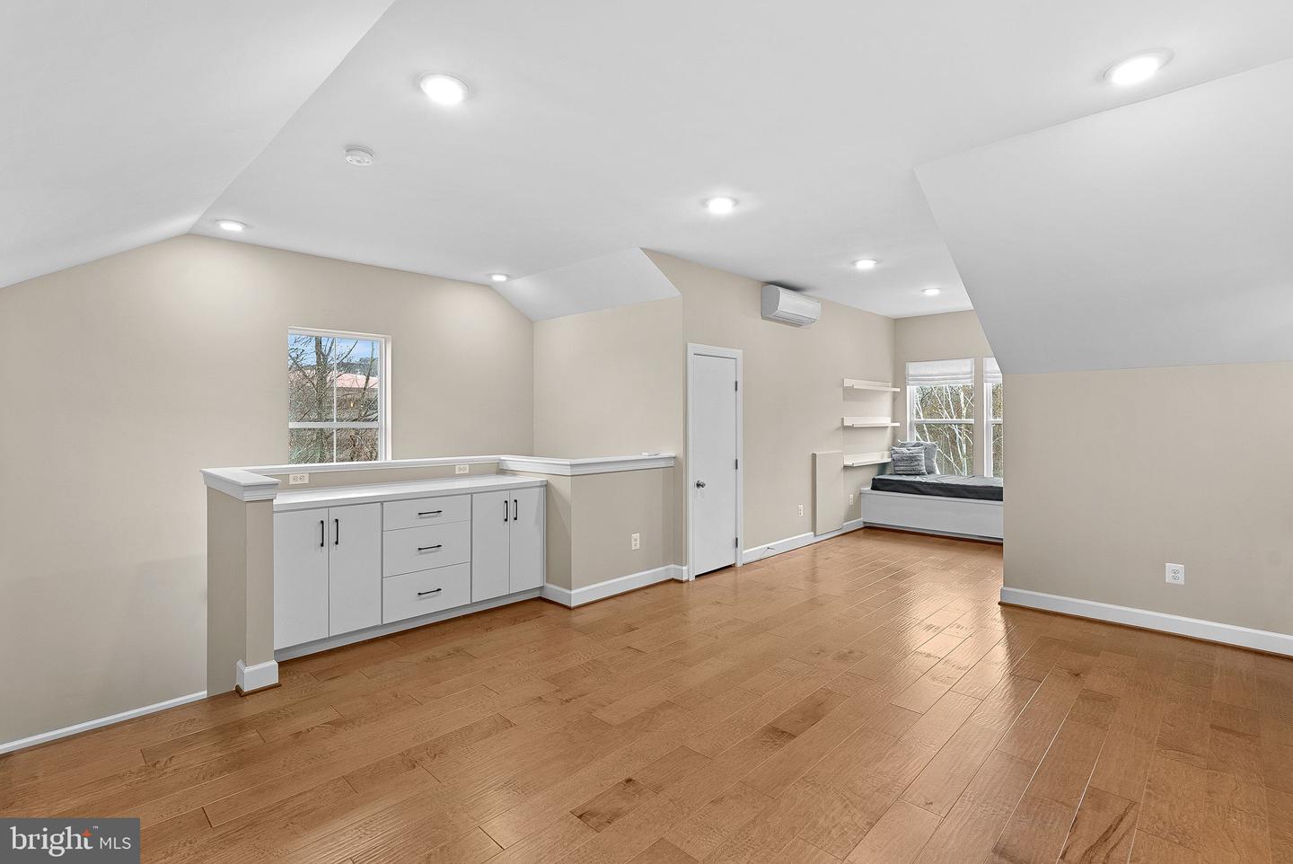 5159 RIDGEVIEW RETREAT DR, CHANTILLY, Virginia 20151, 3 Bedrooms Bedrooms, ,2 BathroomsBathrooms,Residential,For sale,5159 RIDGEVIEW RETREAT DR,VAFX2278494 MLS # VAFX2278494 5159 RIDGEVIEW RETREAT DR, CHANTILLY, Virginia 20151, 3 Bedrooms Bedrooms, ,2 BathroomsBathrooms,Residential,For sale,5159 RIDGEVIEW RETREAT DR,VAFX2278494 MLS # VAFX2278494