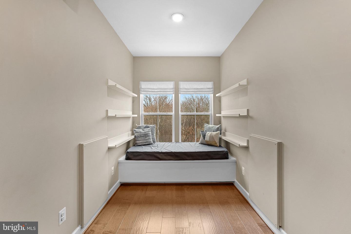 5159 RIDGEVIEW RETREAT DR, CHANTILLY, Virginia 20151, 3 Bedrooms Bedrooms, ,2 BathroomsBathrooms,Residential,For sale,5159 RIDGEVIEW RETREAT DR,VAFX2278494 MLS # VAFX2278494 5159 RIDGEVIEW RETREAT DR, CHANTILLY, Virginia 20151, 3 Bedrooms Bedrooms, ,2 BathroomsBathrooms,Residential,For sale,5159 RIDGEVIEW RETREAT DR,VAFX2278494 MLS # VAFX2278494