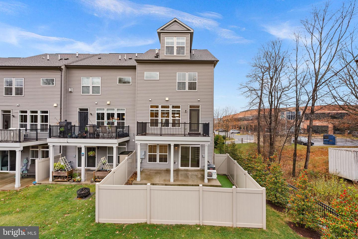 5159 RIDGEVIEW RETREAT DR, CHANTILLY, Virginia 20151, 3 Bedrooms Bedrooms, ,2 BathroomsBathrooms,Residential,For sale,5159 RIDGEVIEW RETREAT DR,VAFX2278494 MLS # VAFX2278494 5159 RIDGEVIEW RETREAT DR, CHANTILLY, Virginia 20151, 3 Bedrooms Bedrooms, ,2 BathroomsBathrooms,Residential,For sale,5159 RIDGEVIEW RETREAT DR,VAFX2278494 MLS # VAFX2278494