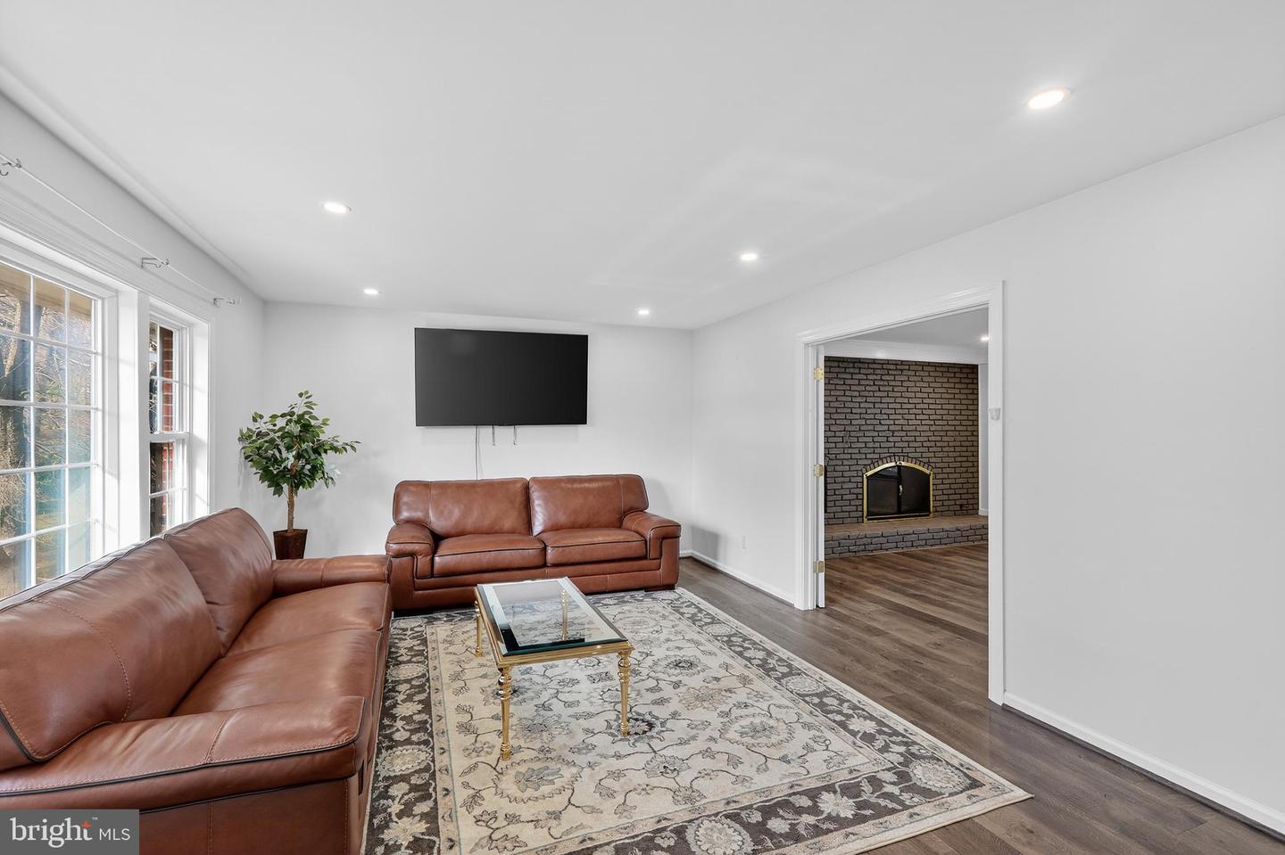 1857 HUNTER MILL RD, VIENNA, Virginia 22182, 4 Bedrooms Bedrooms, ,2 BathroomsBathrooms,Residential,For sale,1857 HUNTER MILL RD,VAFX2278606 MLS # VAFX2278606