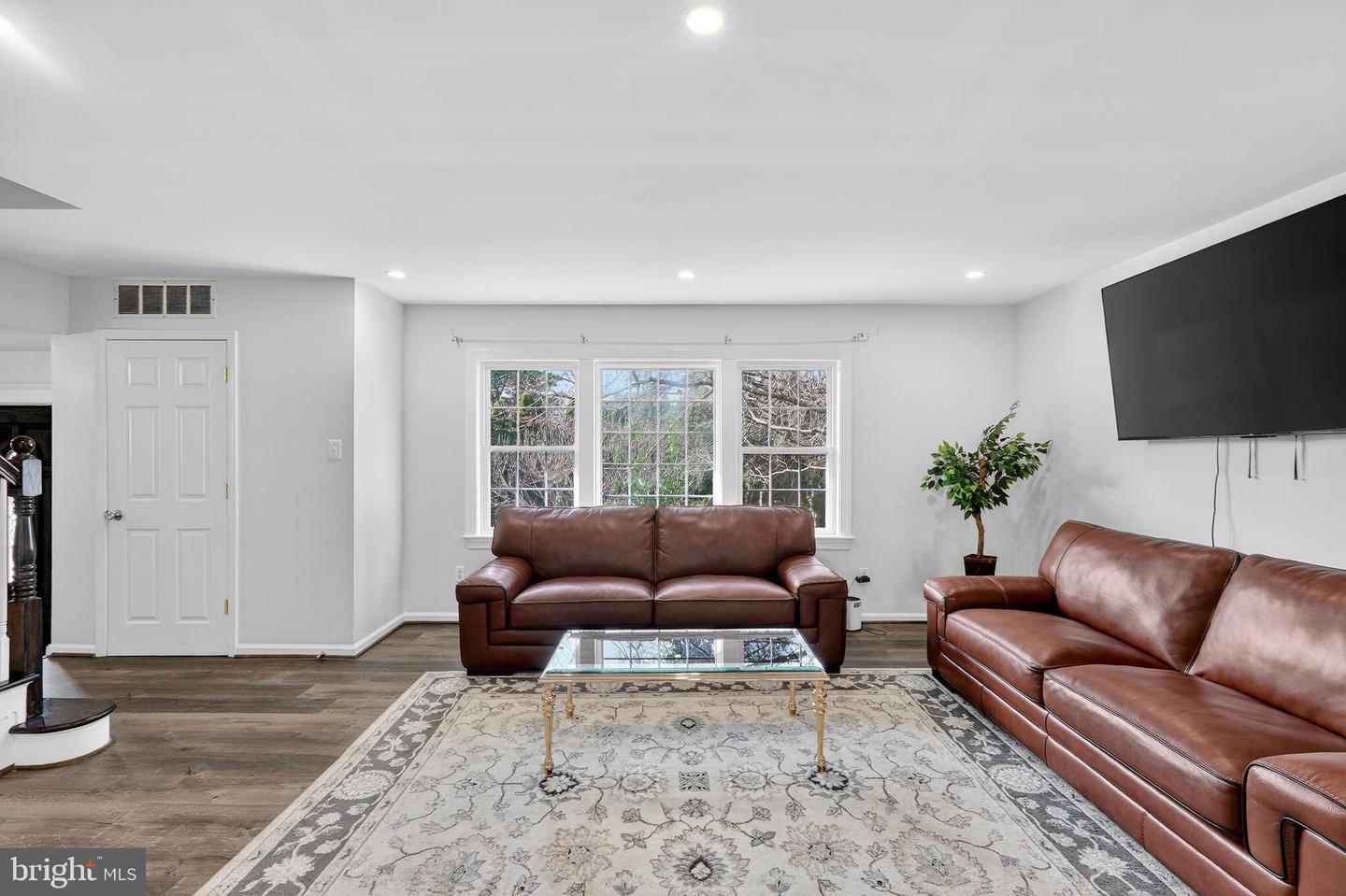 1857 HUNTER MILL RD, VIENNA, Virginia 22182, 4 Bedrooms Bedrooms, ,2 BathroomsBathrooms,Residential,For sale,1857 HUNTER MILL RD,VAFX2278606 MLS # VAFX2278606