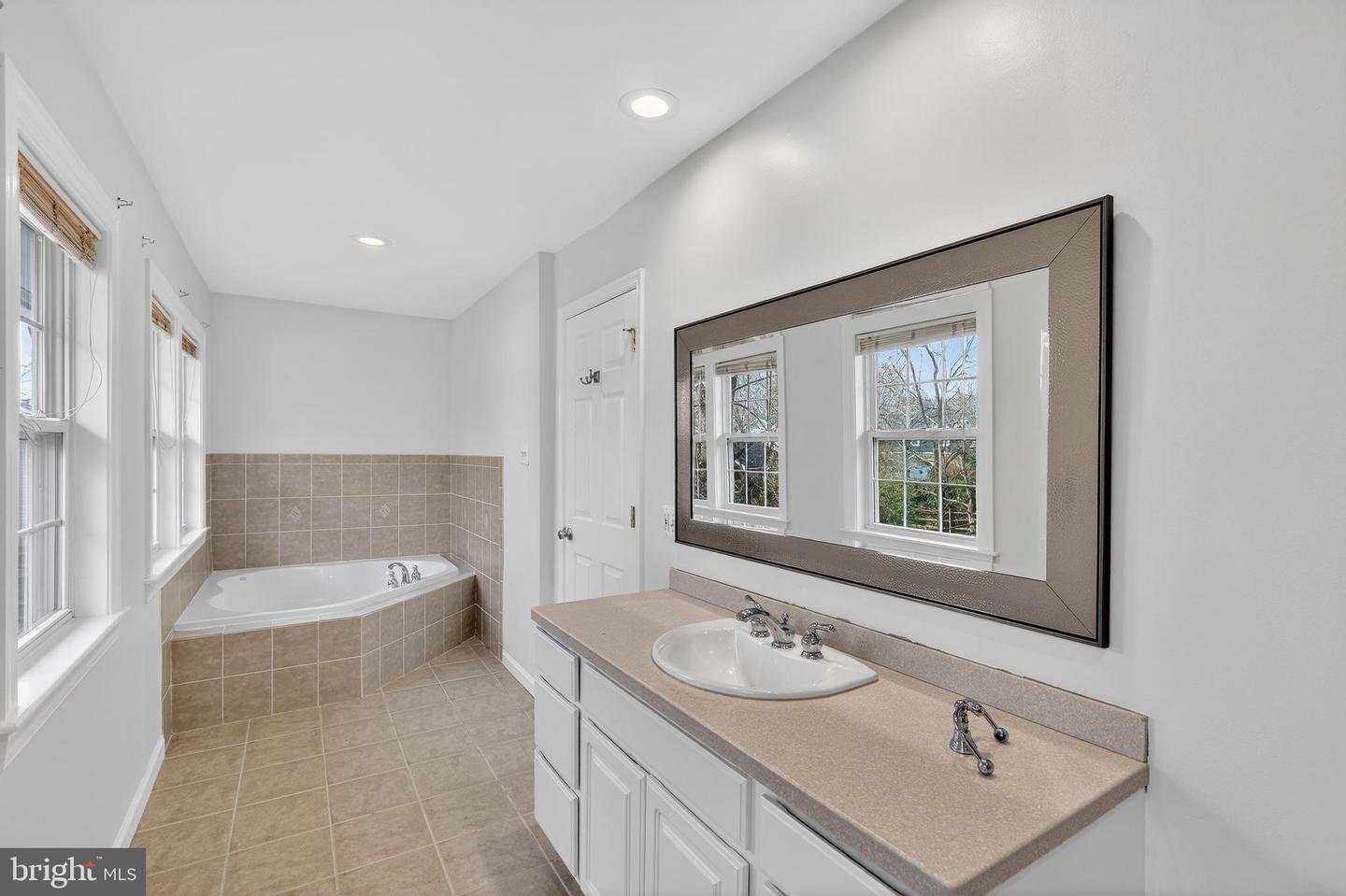 1857 HUNTER MILL RD, VIENNA, Virginia 22182, 4 Bedrooms Bedrooms, ,2 BathroomsBathrooms,Residential,For sale,1857 HUNTER MILL RD,VAFX2278606 MLS # VAFX2278606