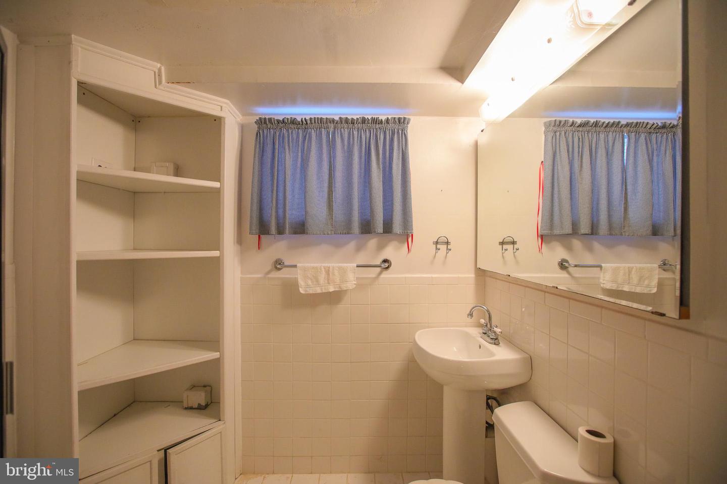 8815 JANDELL RD, LORTON, Virginia 22079, 3 Bedrooms Bedrooms, ,2 BathroomsBathrooms,Residential,For sale,8815 JANDELL RD,VAFX2278910 MLS # VAFX2278910