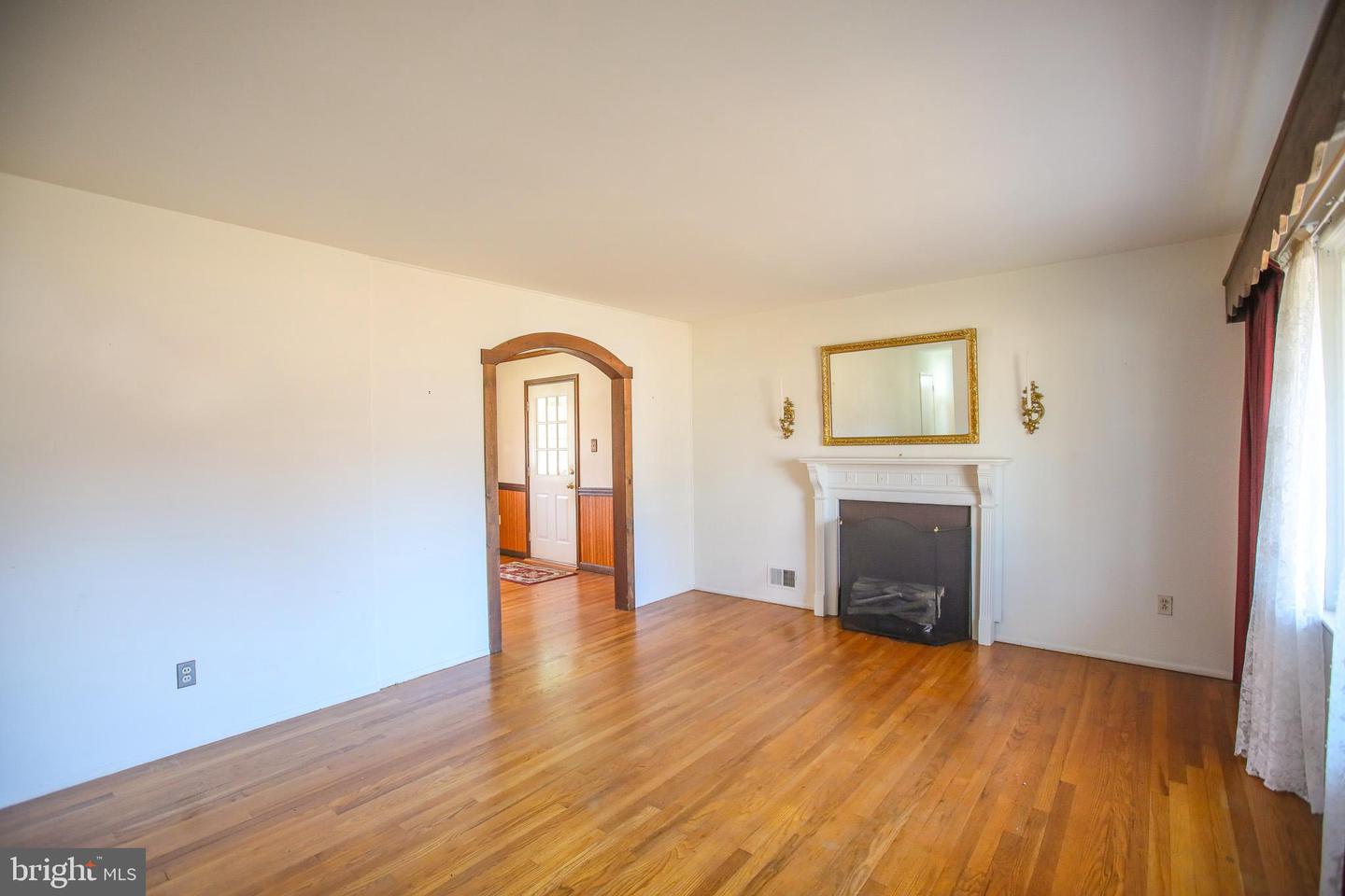 8815 JANDELL RD, LORTON, Virginia 22079, 3 Bedrooms Bedrooms, ,2 BathroomsBathrooms,Residential,For sale,8815 JANDELL RD,VAFX2278910 MLS # VAFX2278910